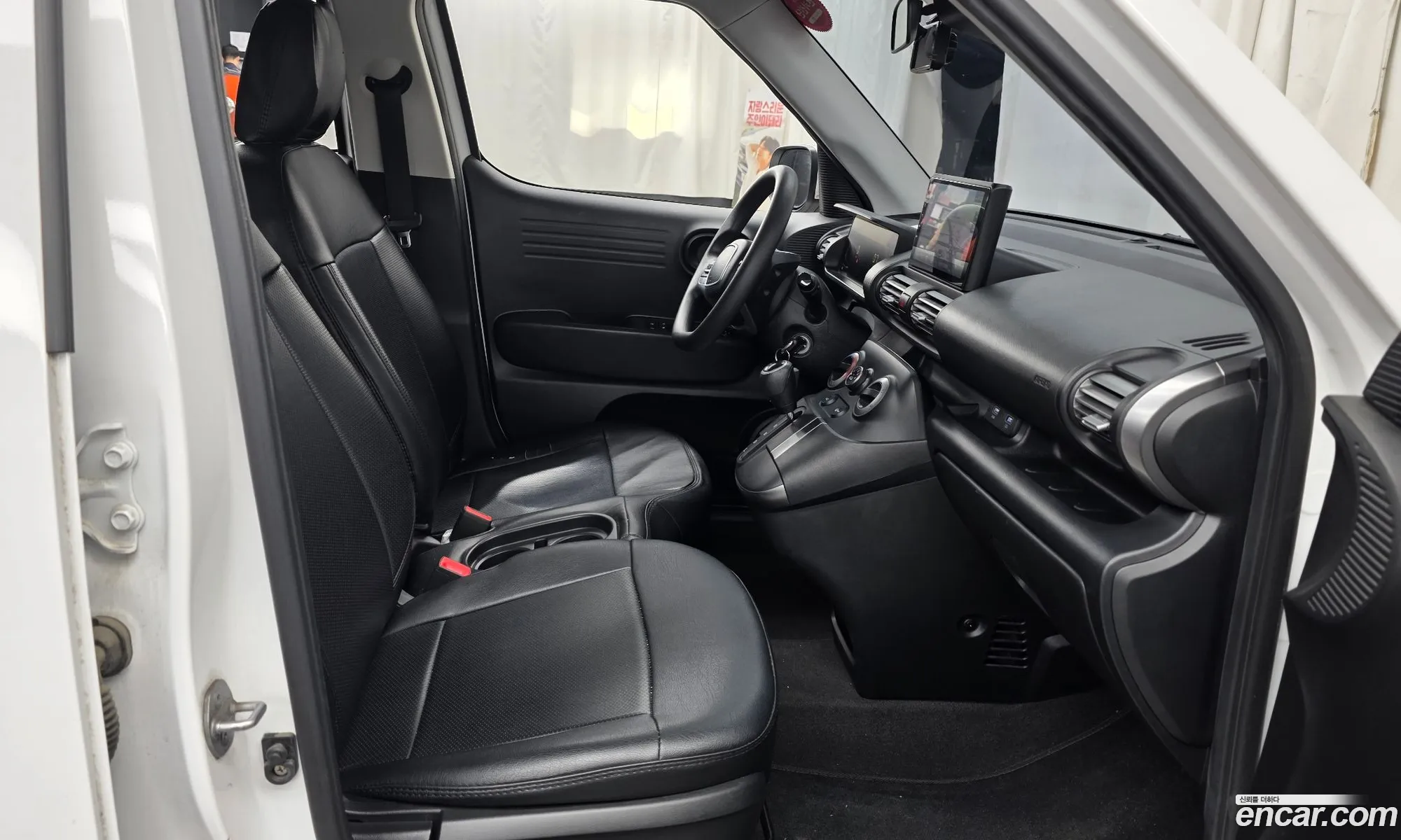 Hyundai Casper 2022 KMHB1518BPW054024 — 25