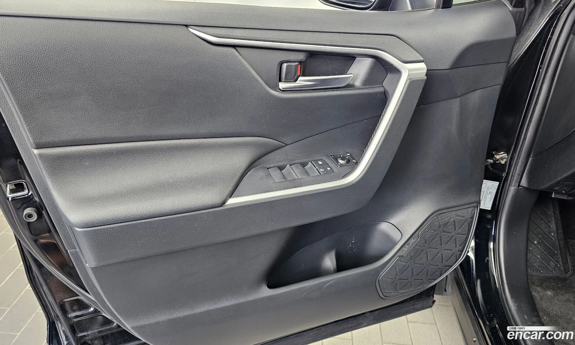Toyota RAV4 2019 JTMW1RFV0KD024096 — 23