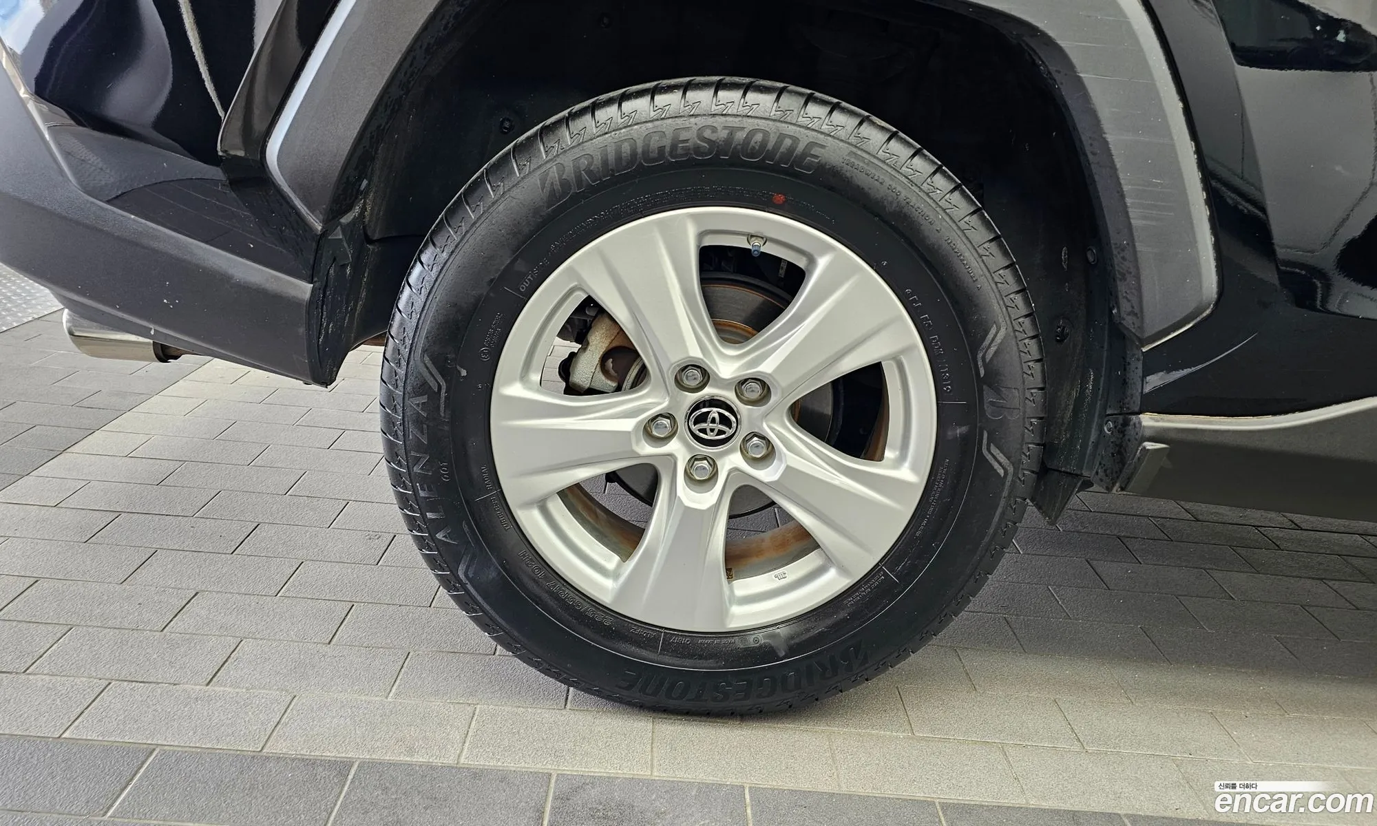 Toyota RAV4 2019 JTMW1RFV0KD024096 — 15