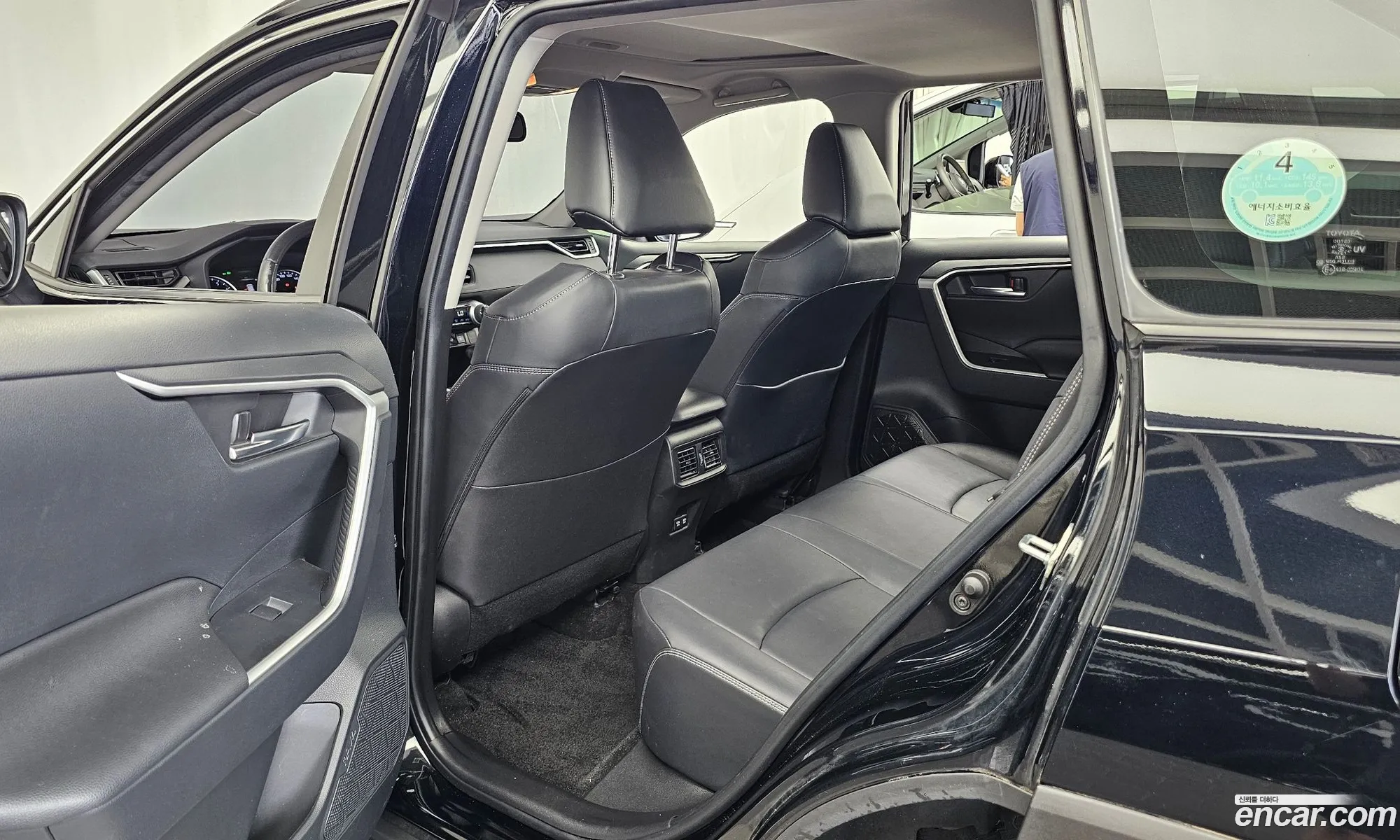 Toyota RAV4 2019 JTMW1RFV0KD024096 — 9