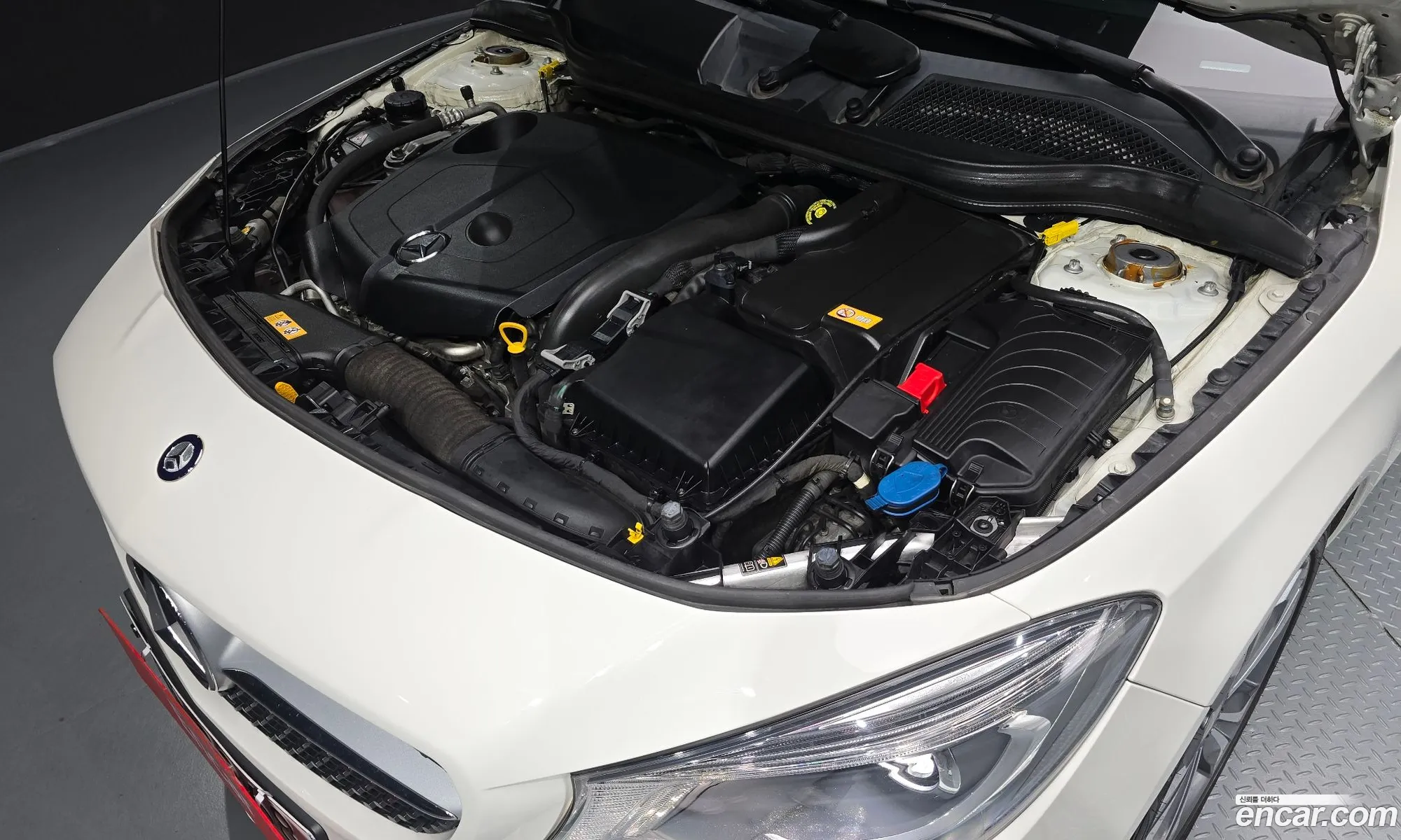 Mercedes-Benz CLA-Class C117 2016 — 18