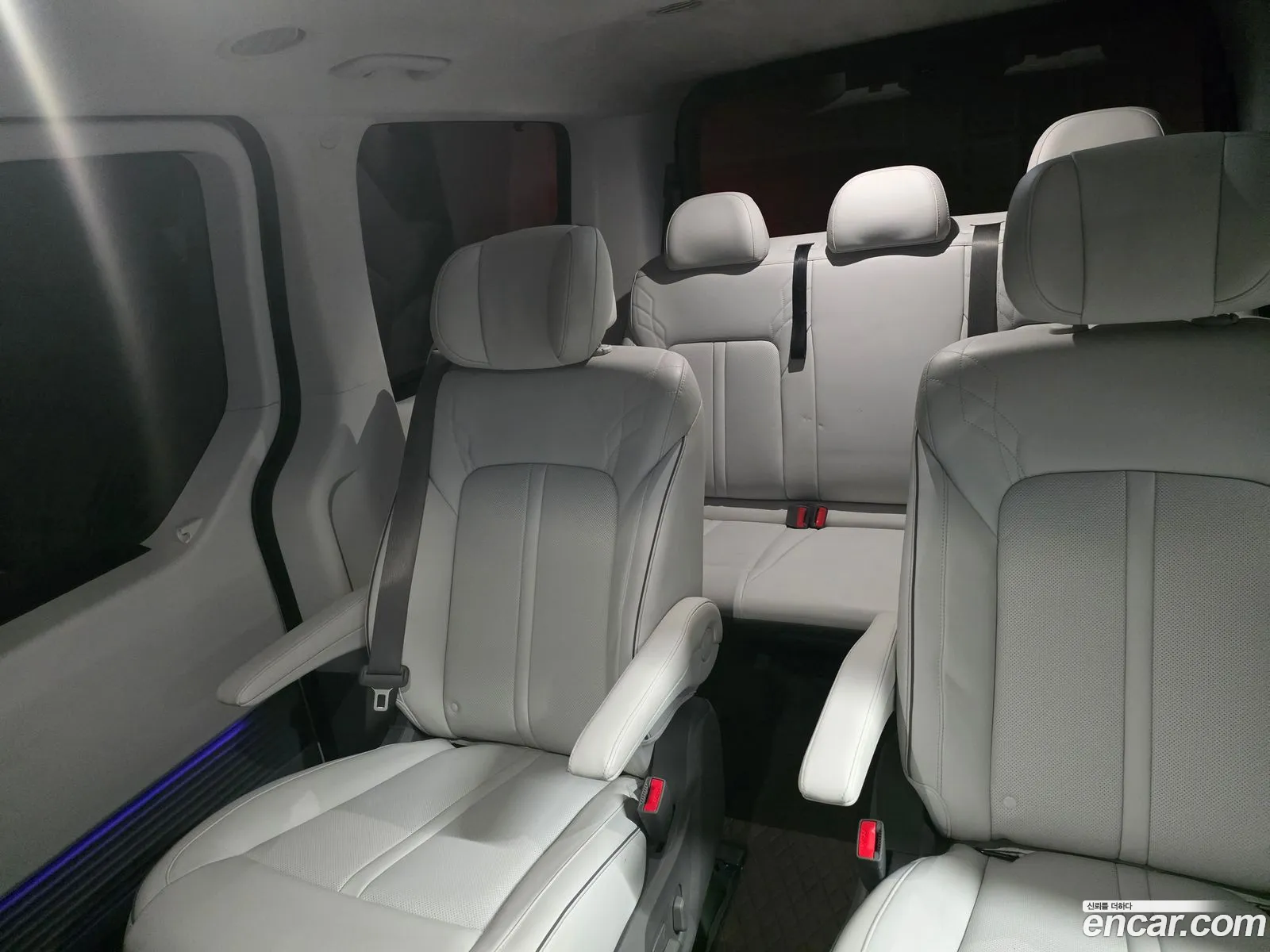 Hyundai Staria 2025 — 2