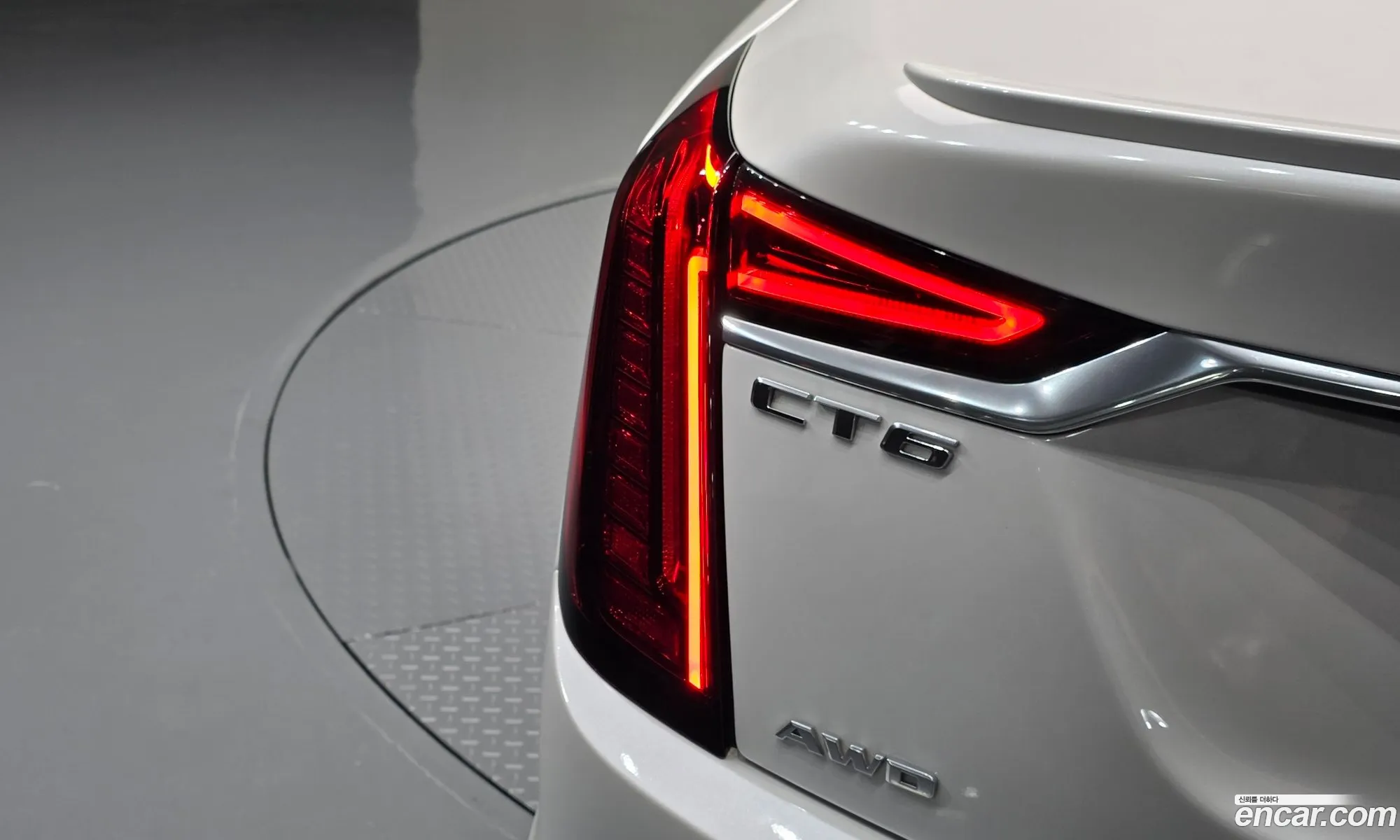 Cadillac CT6 2019 1G6K95RS3KU137304 — 10
