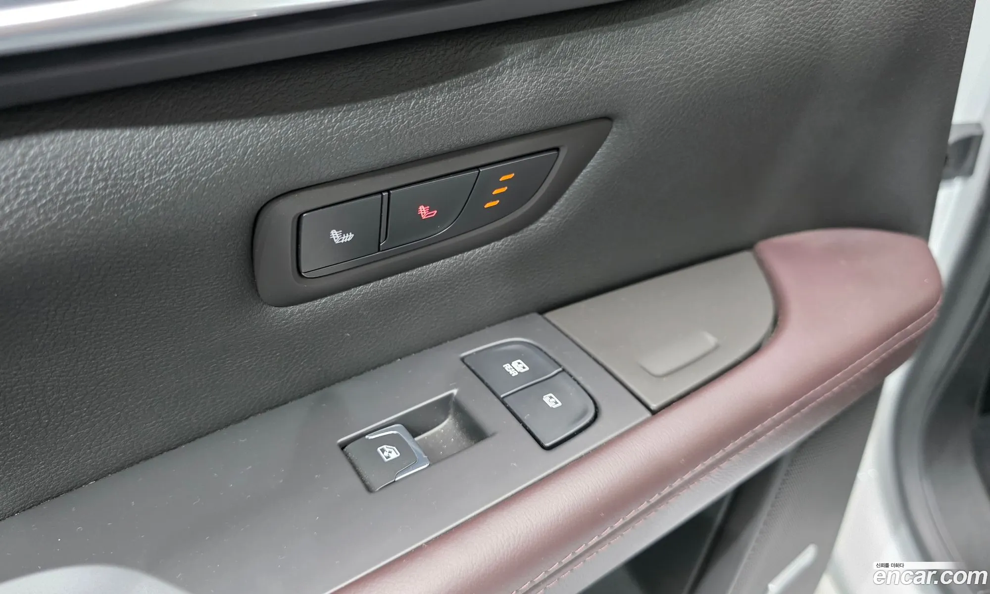 Cadillac CT6 2019 1G6K95RS3KU137304 — 33