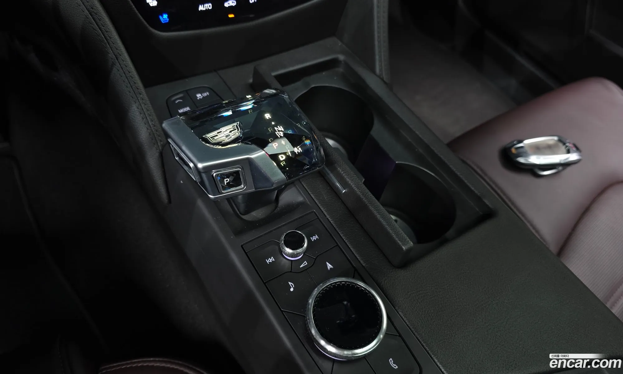 Cadillac CT6 2019 1G6K95RS3KU137304 — 29