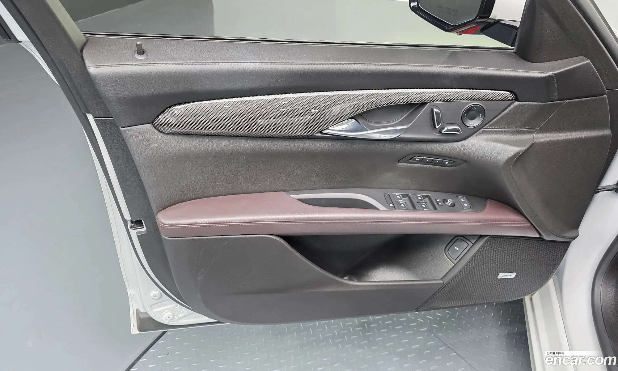 Cadillac CT6 2019 1G6K95RS3KU137304 — 4