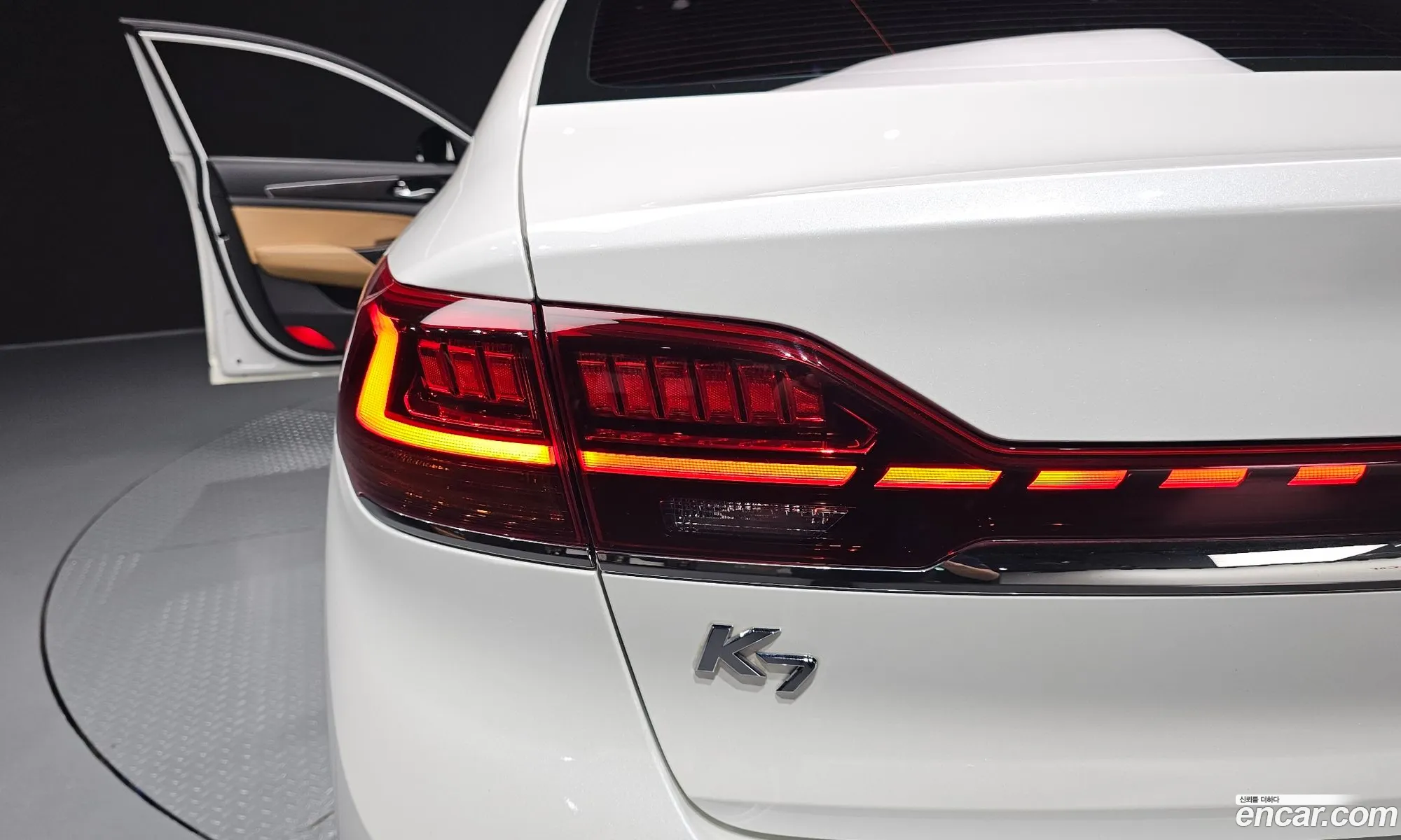 Kia K7 Premier Hybrid 2019 — 19