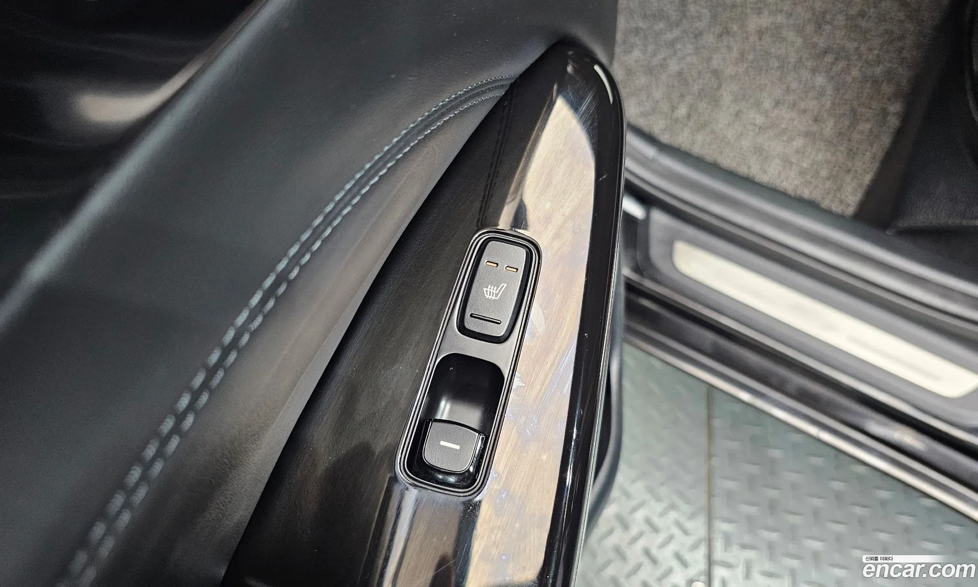 Kia K7 2019 KNALC411BKA168402 — 17