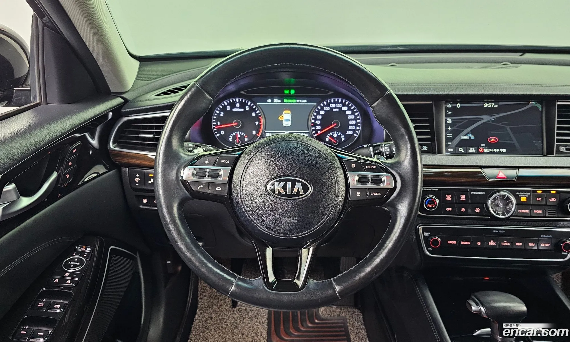 Kia K7 2019 KNALC411BKA168402 — 12