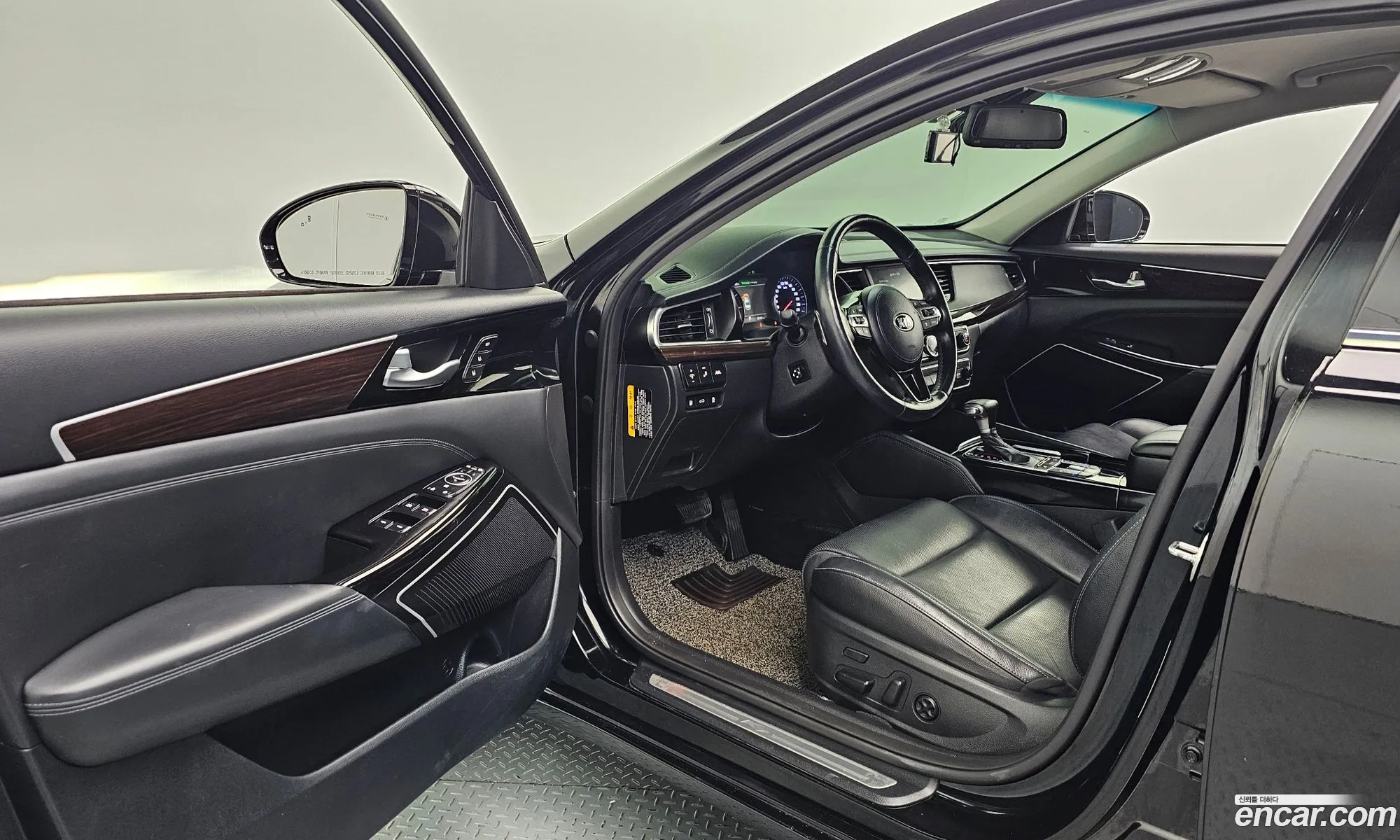 Kia K7 2019 KNALC411BKA168402 — 18