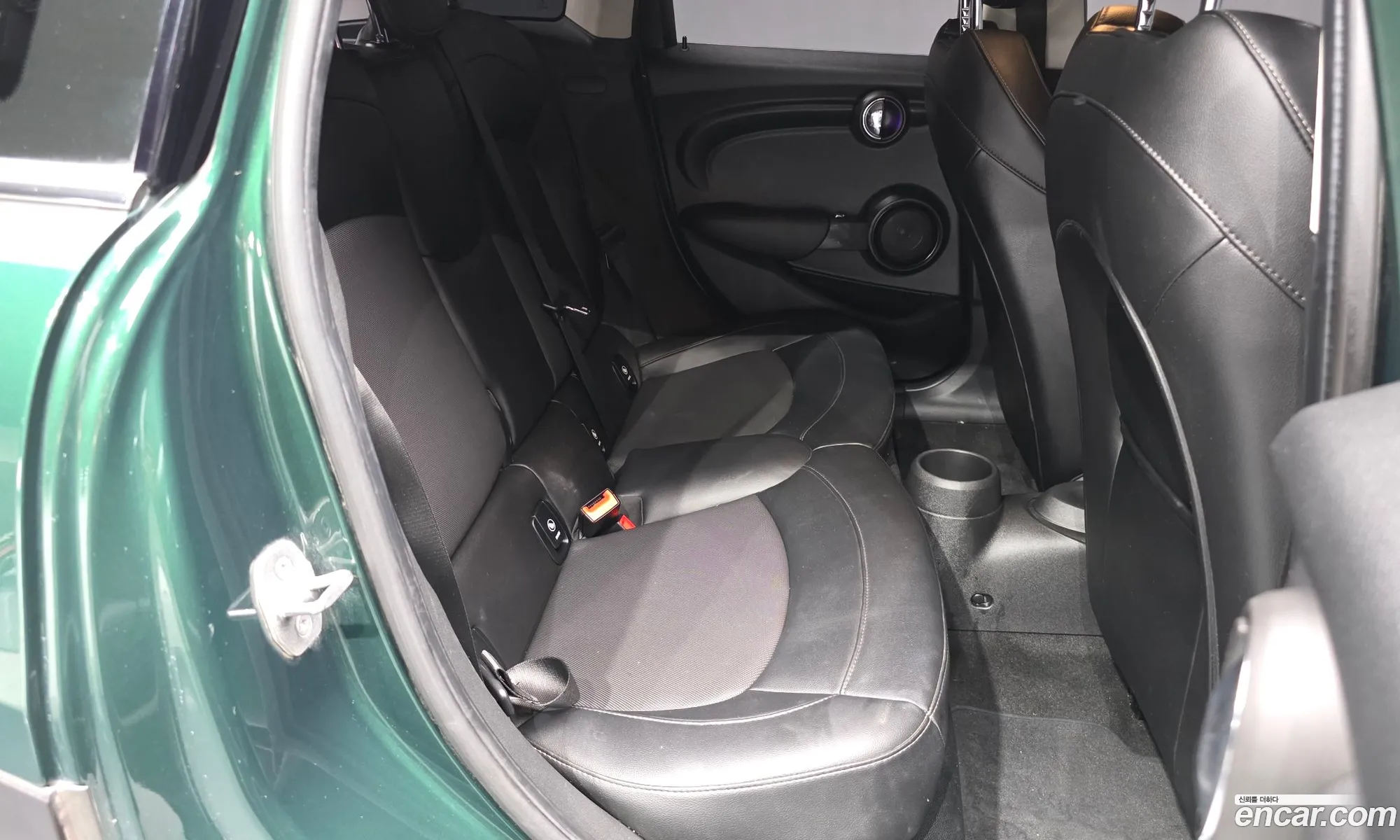 Mini Cooper 2016 WMWXU1106G2D89295 — 31