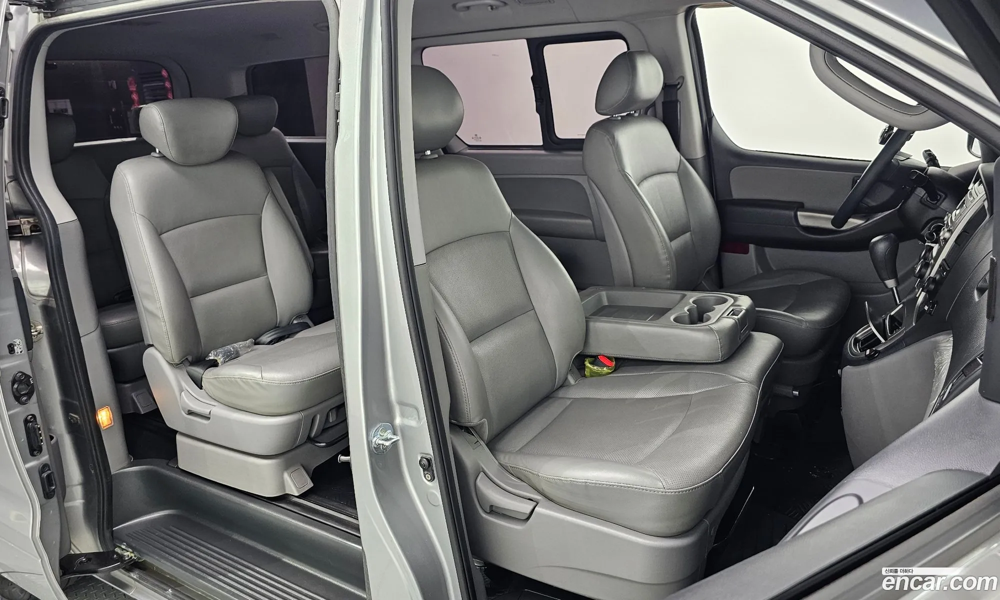 Hyundai Grand Starex 2012 KMJWA37KBCU473390 — 2