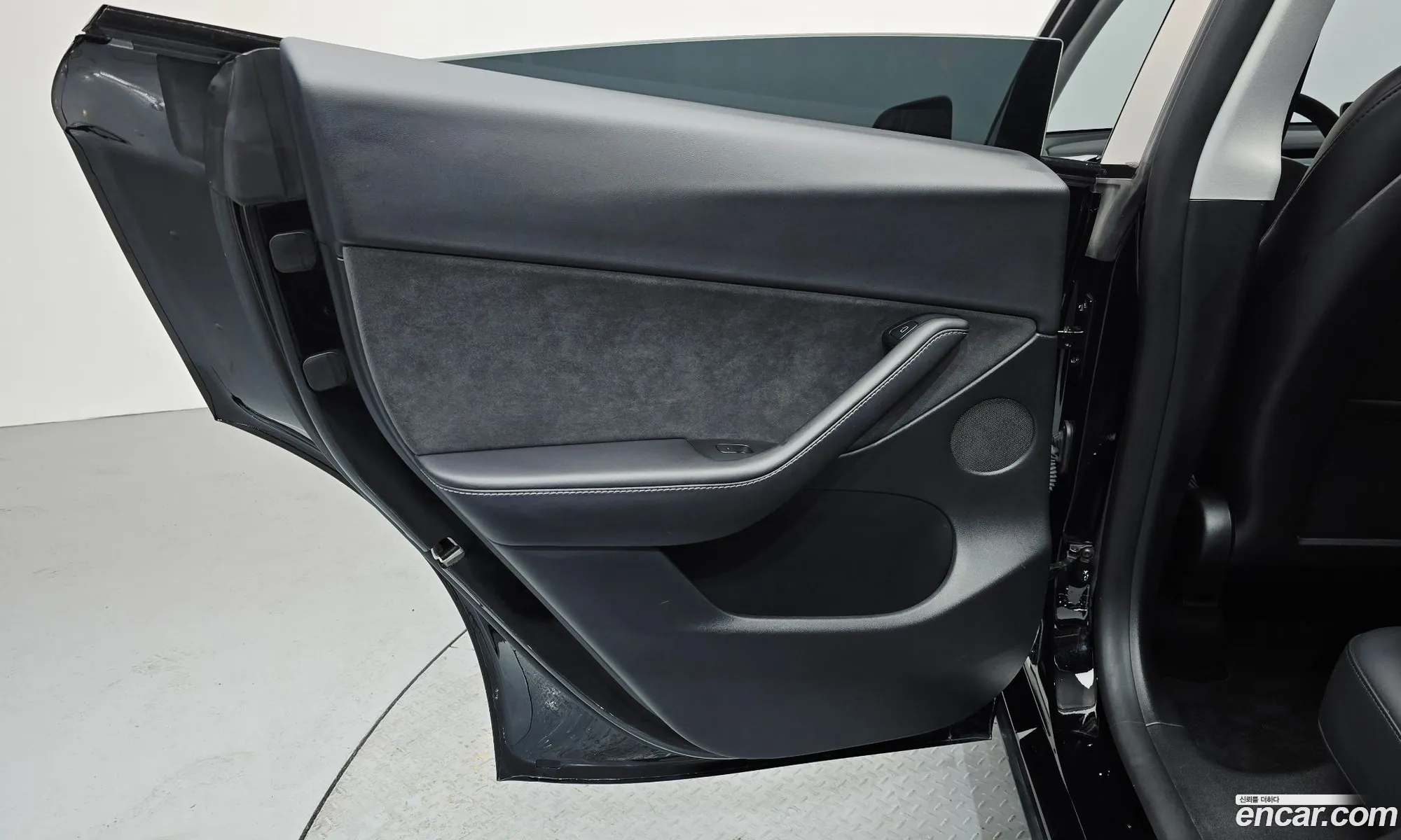 Tesla Model Y 2022 — 20