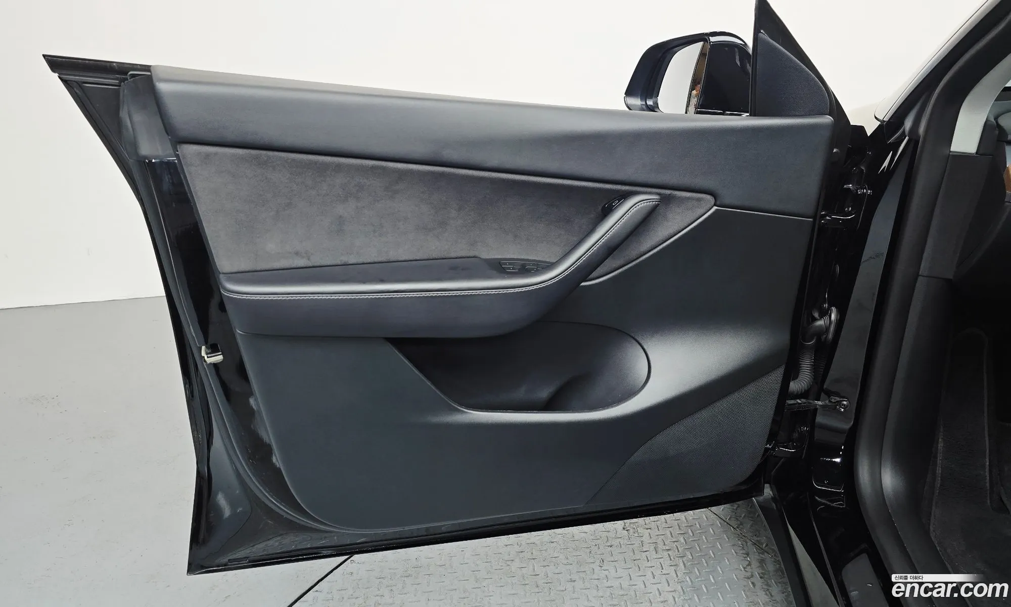 Tesla Model Y 2022 — 11