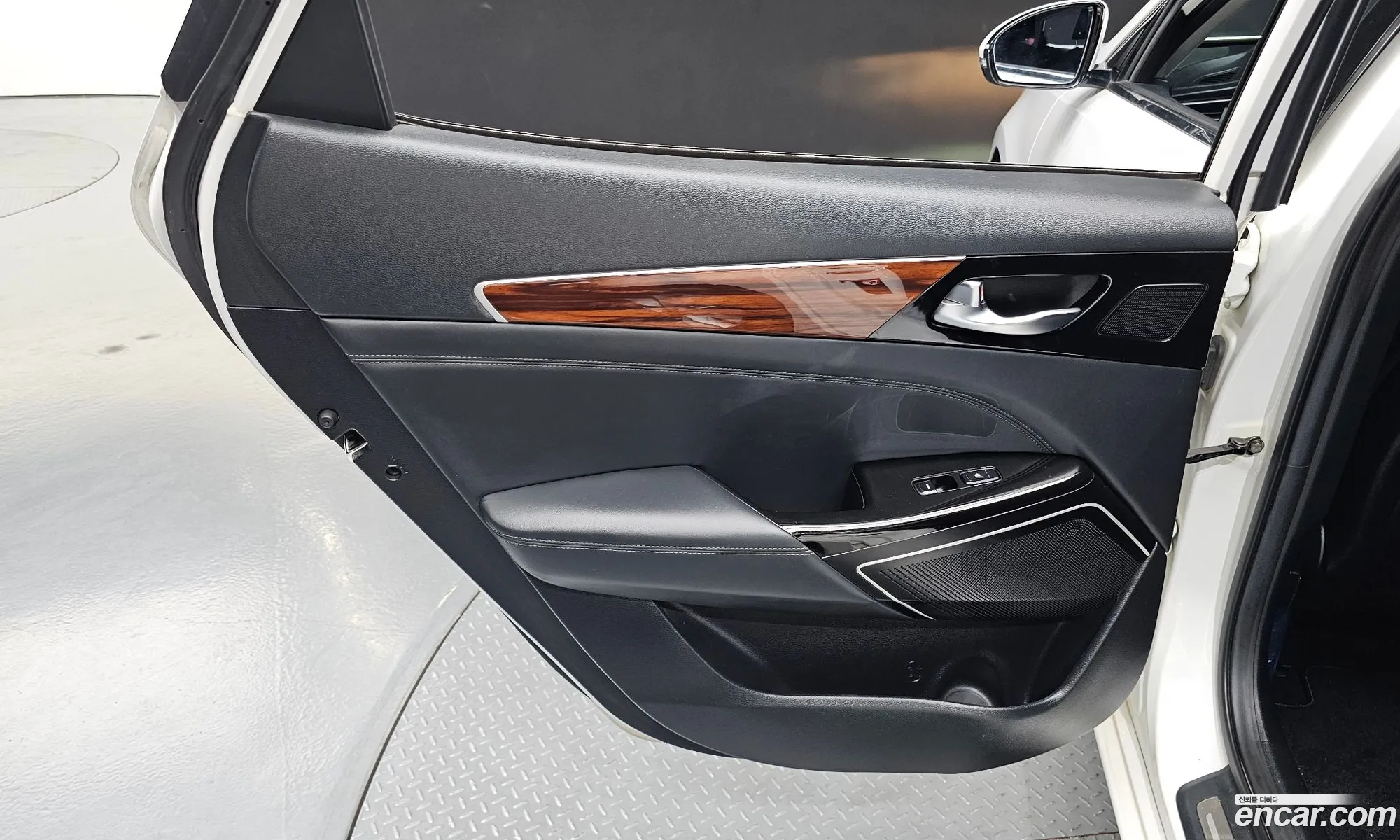 Kia K7 2016 — 17