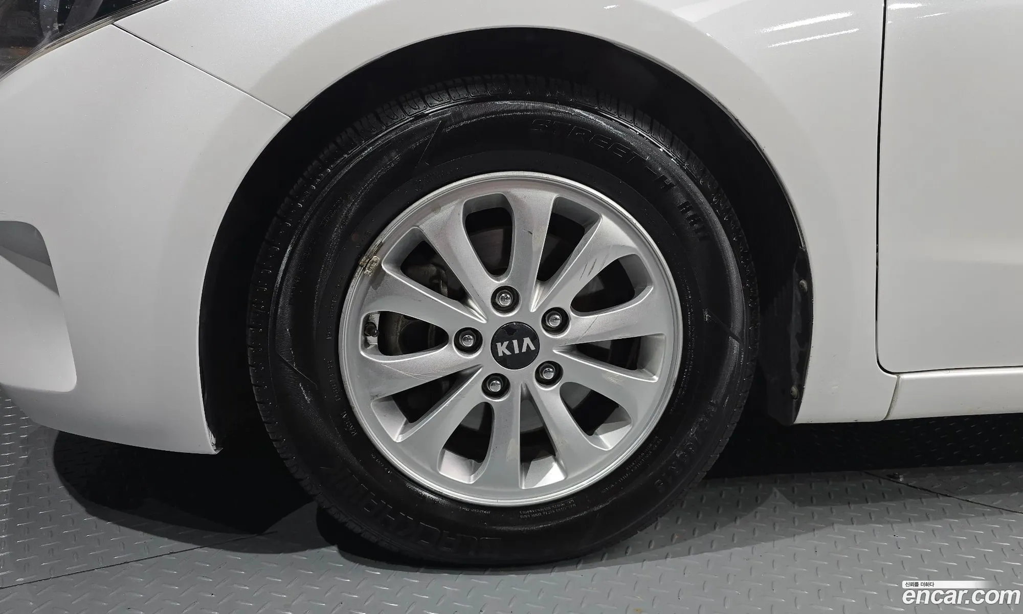Kia K3 2017 KNAFJ41BGHA713005 — 20