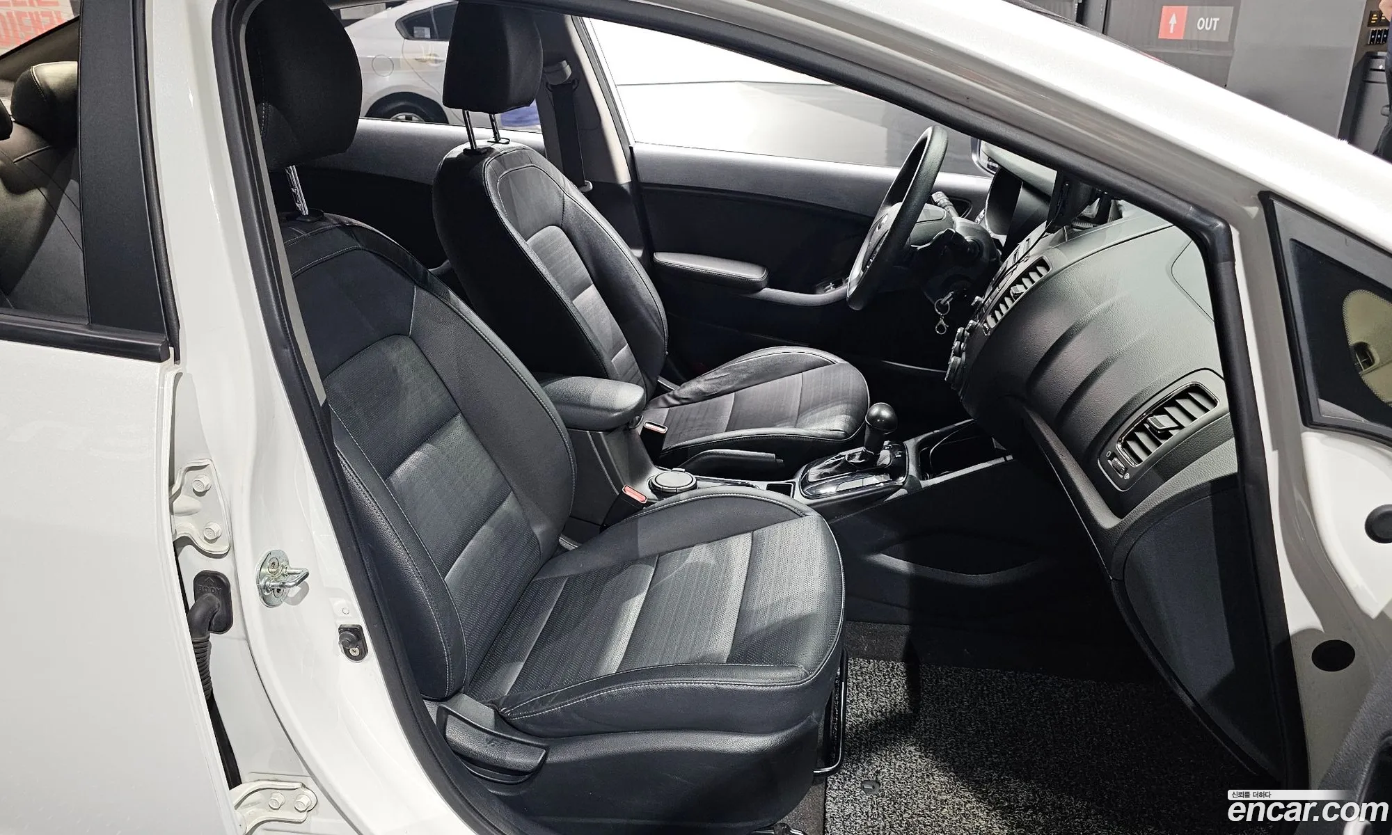 Kia K3 2017 KNAFJ41BGHA713005 — 7