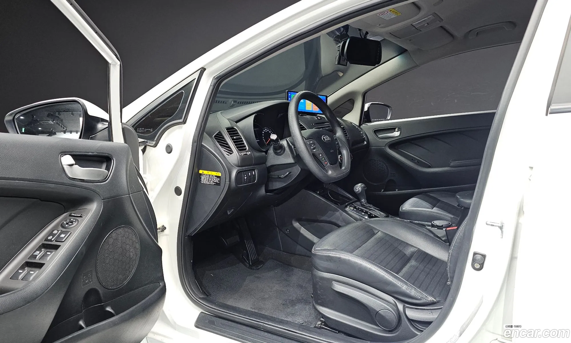 Kia K3 2017 KNAFJ41BGHA713005 — 15