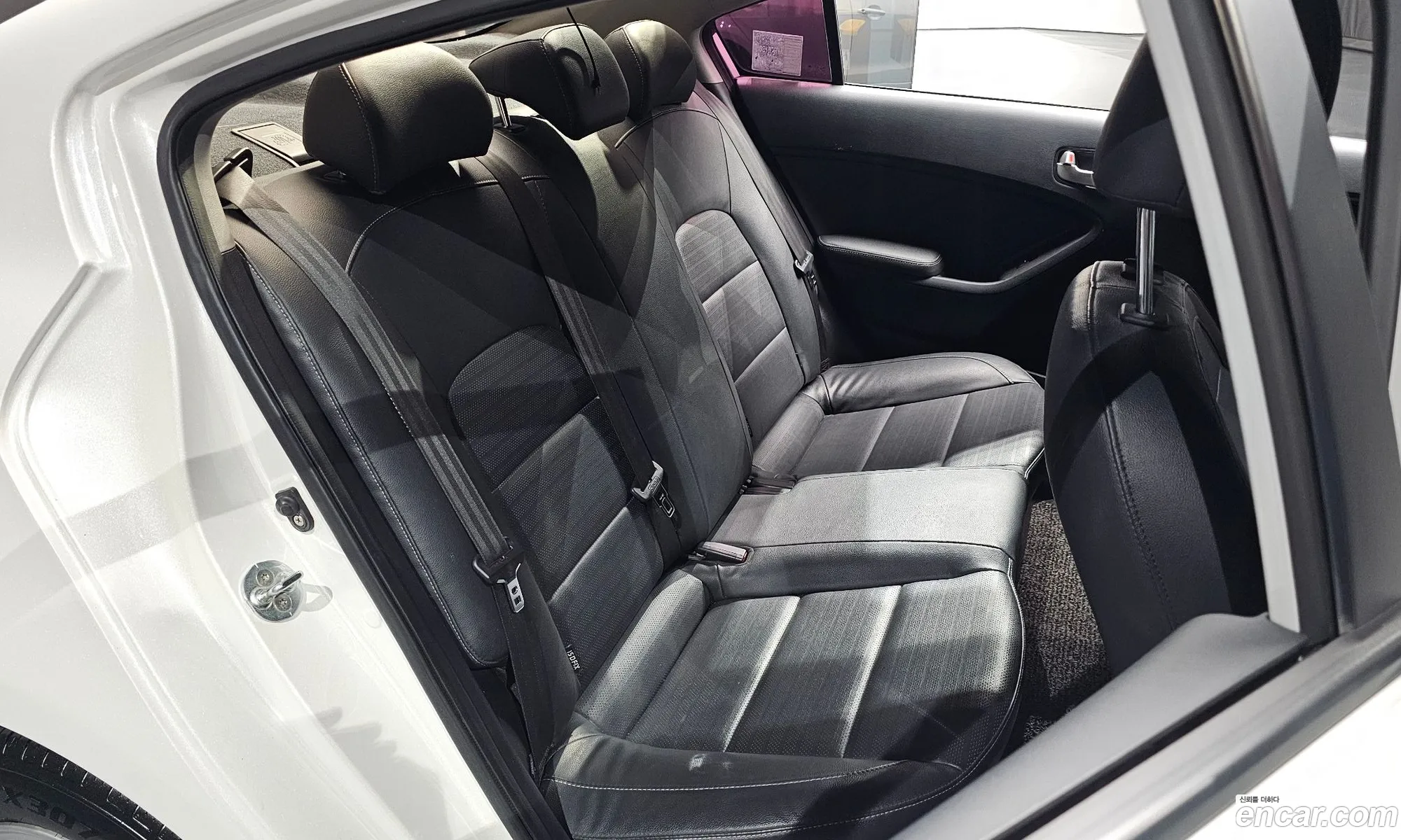 Kia K3 2017 KNAFJ41BGHA713005 — 10