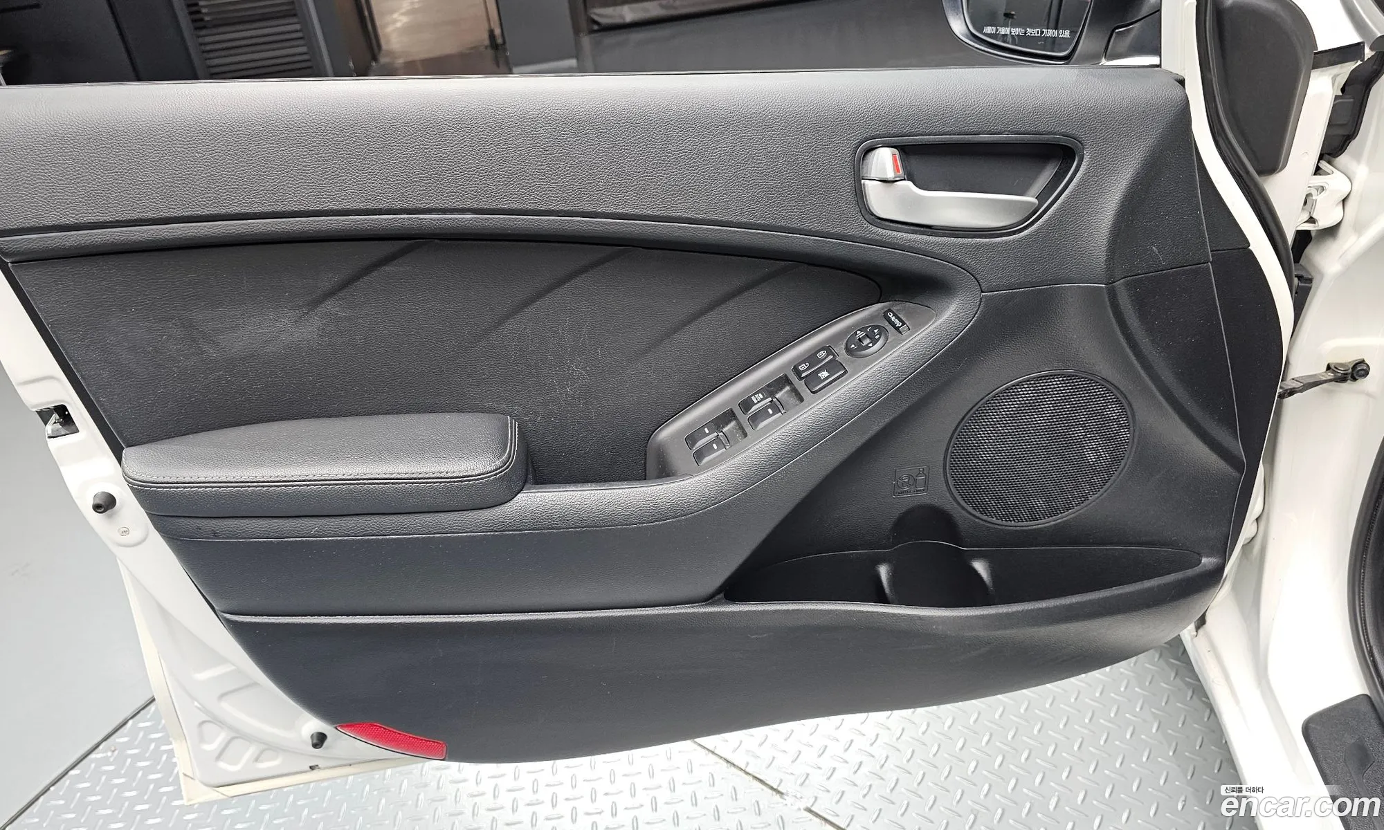Kia K3 2017 KNAFJ41BGHA713005 — 13