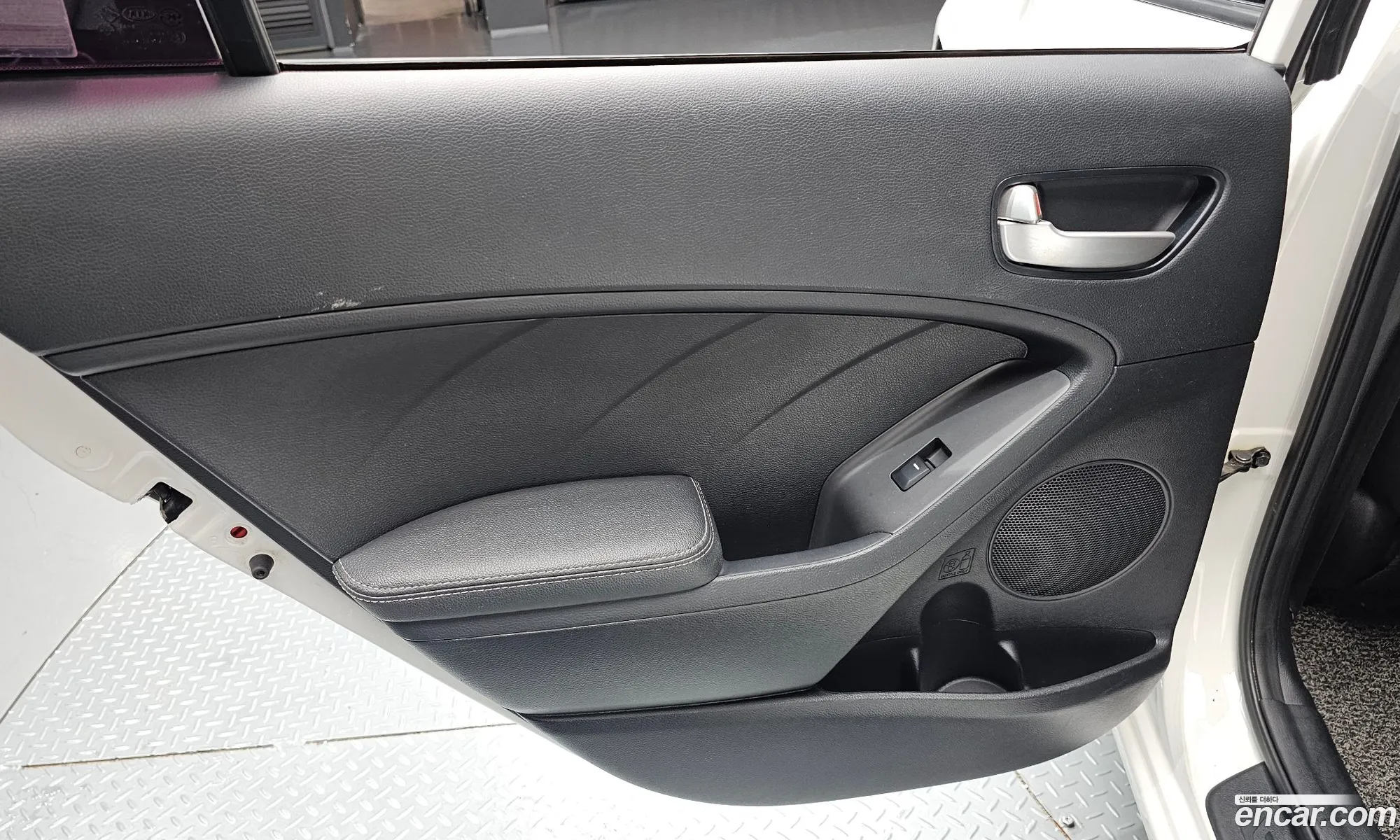 Kia K3 2017 KNAFJ41BGHA713005 — 17