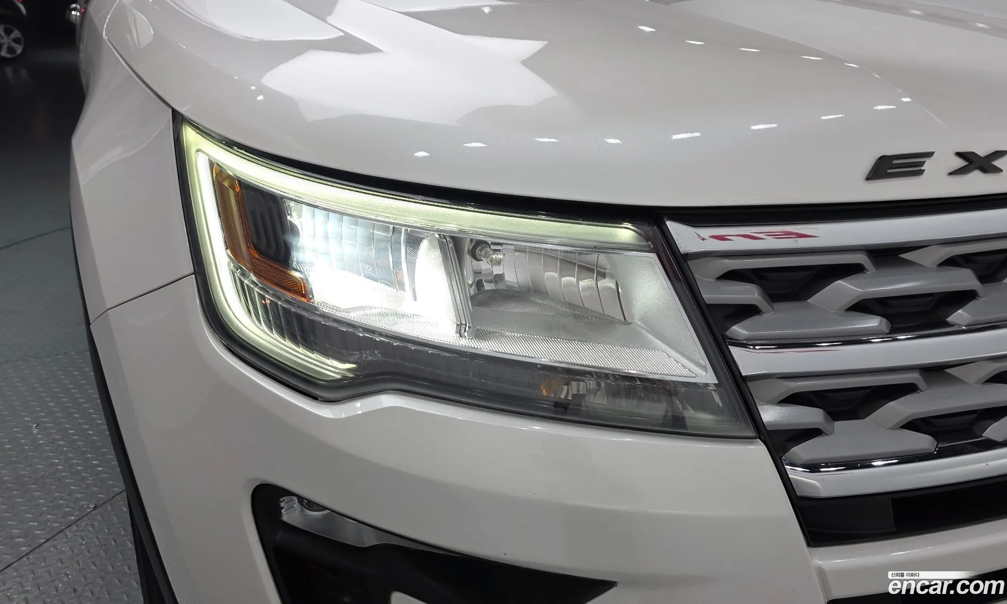 Ford Explorer 2018 1FM5K8F86JGA49736 — 5