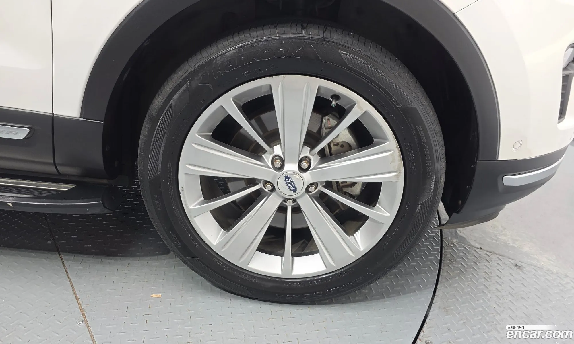 Ford Explorer 2018 1FM5K8F86JGA49736 — 12