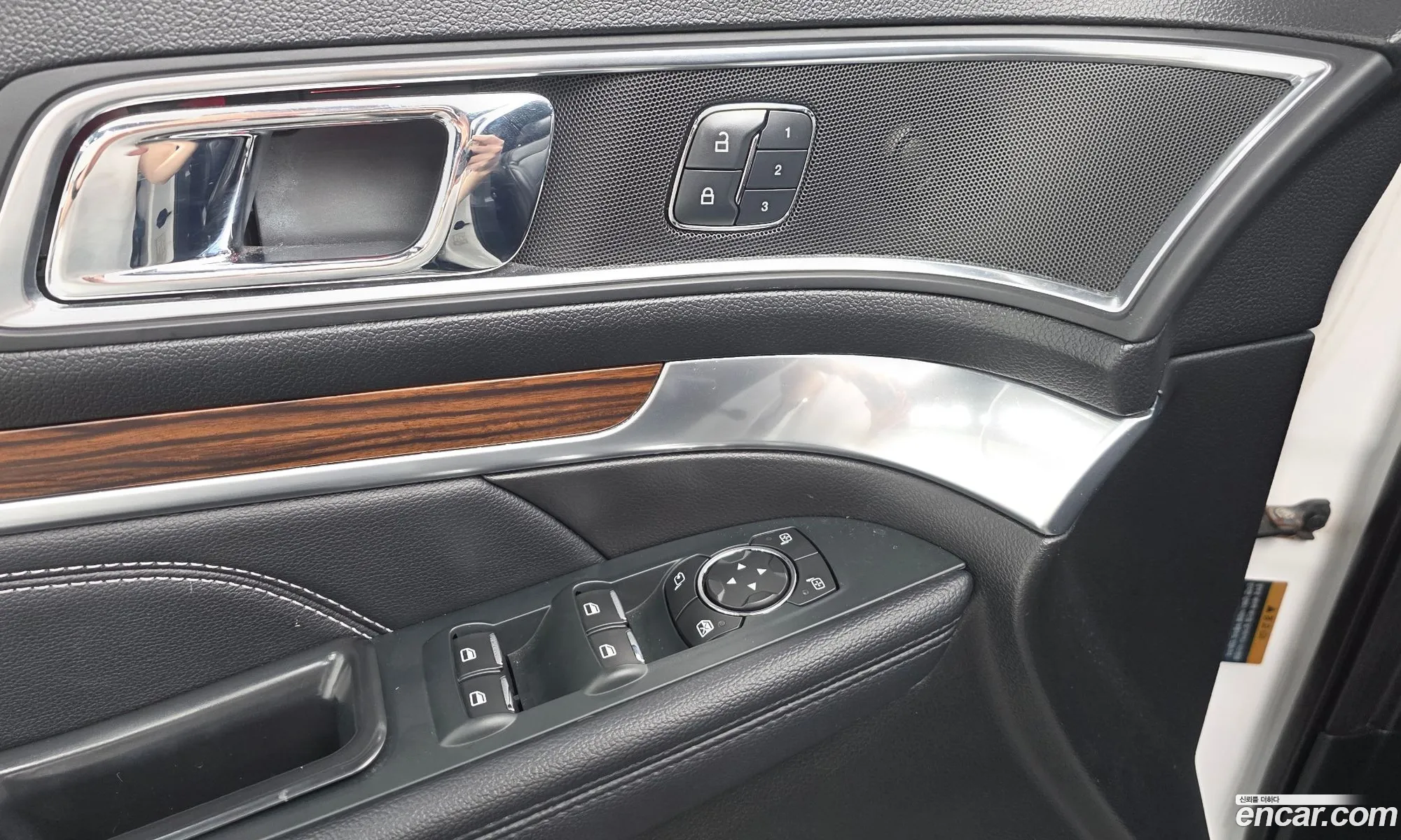 Ford Explorer 2018 1FM5K8F86JGA49736 — 13