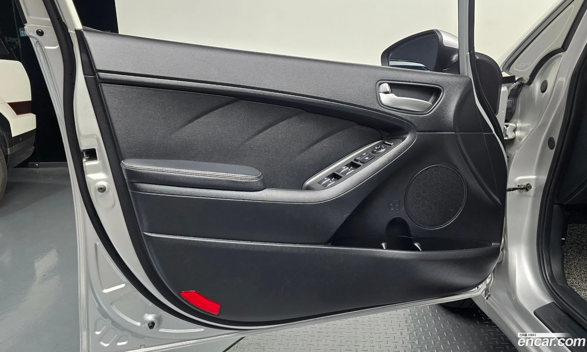 Kia K3 2013 KNAFK412BDA045031 — 15