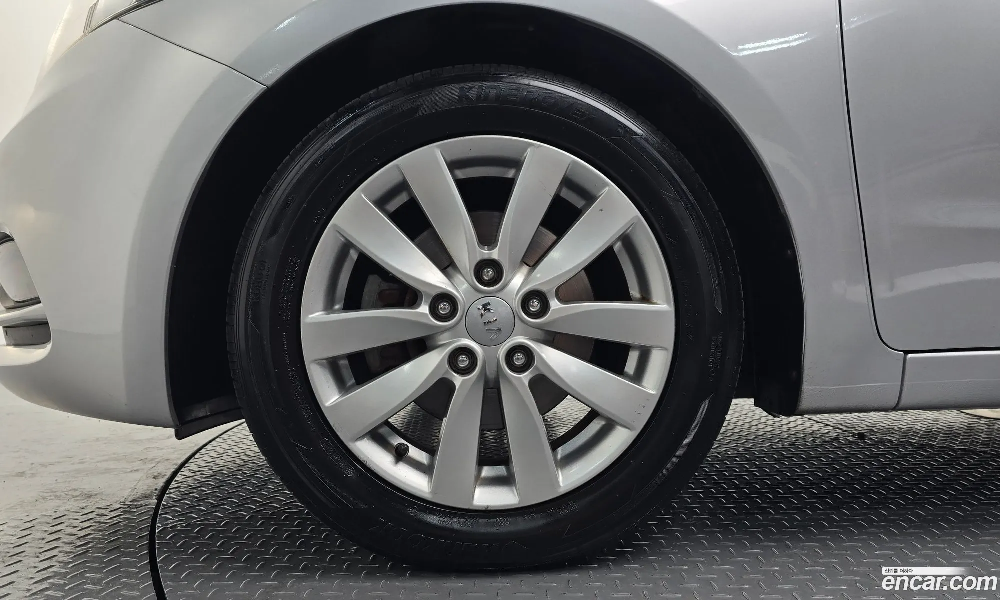 Kia K3 2013 KNAFK412BDA045031 — 28