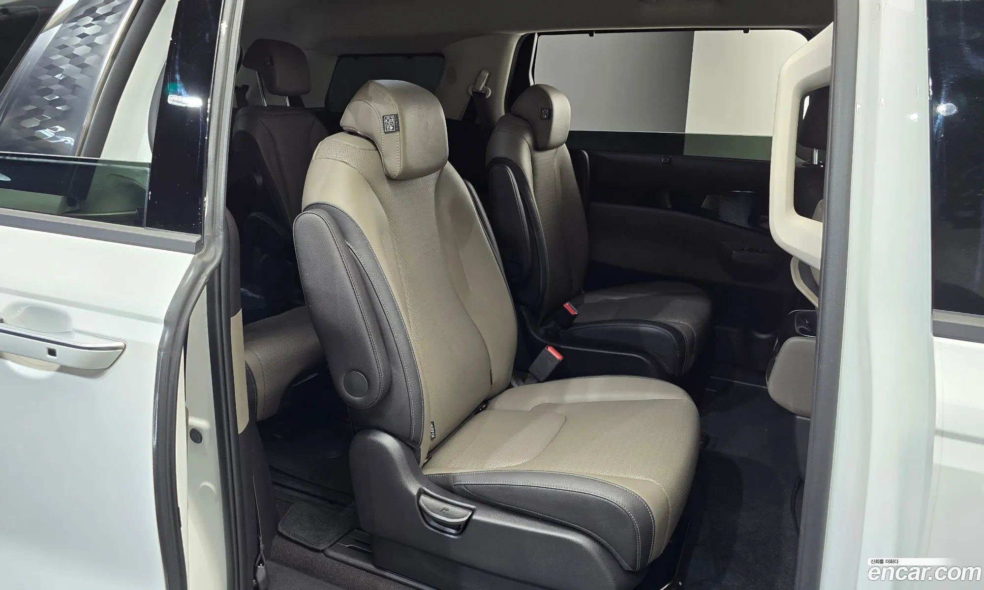 Kia Carnival 2024 KNANE81BBRS427547 — 9
