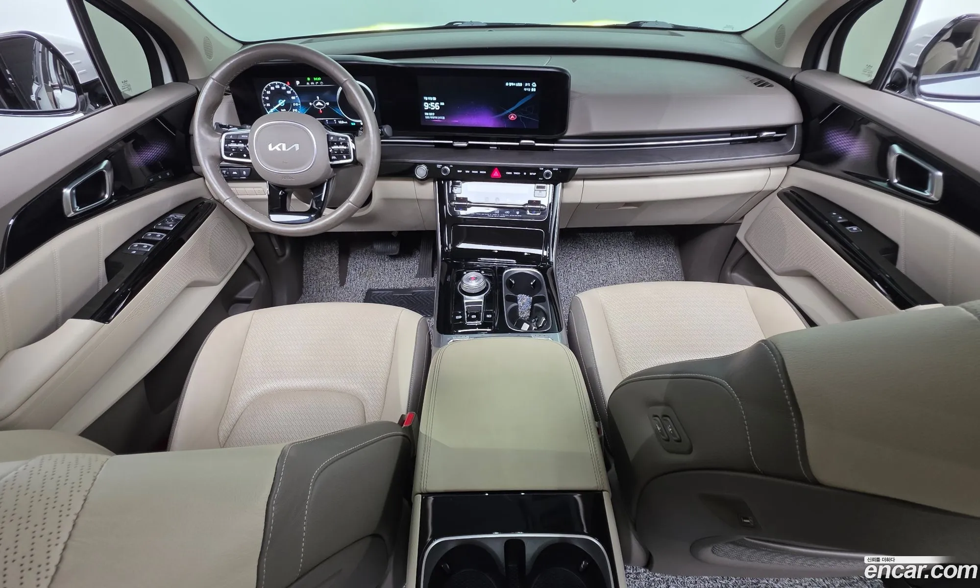 Kia Carnival 2021 KNANE81BBNS136495 — 2