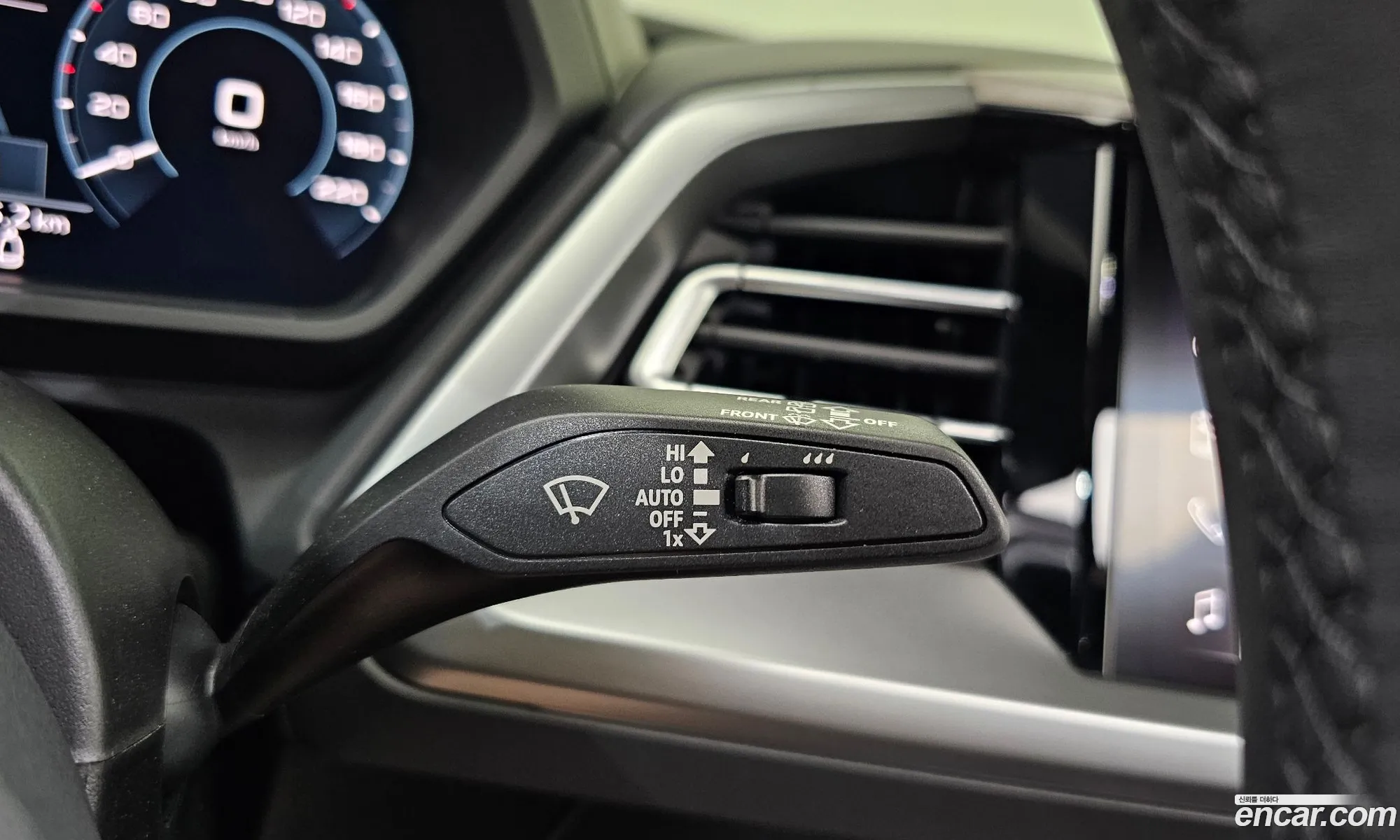 Audi Q4 e-tron 2025 WAUZZZFZ111111111 — 8