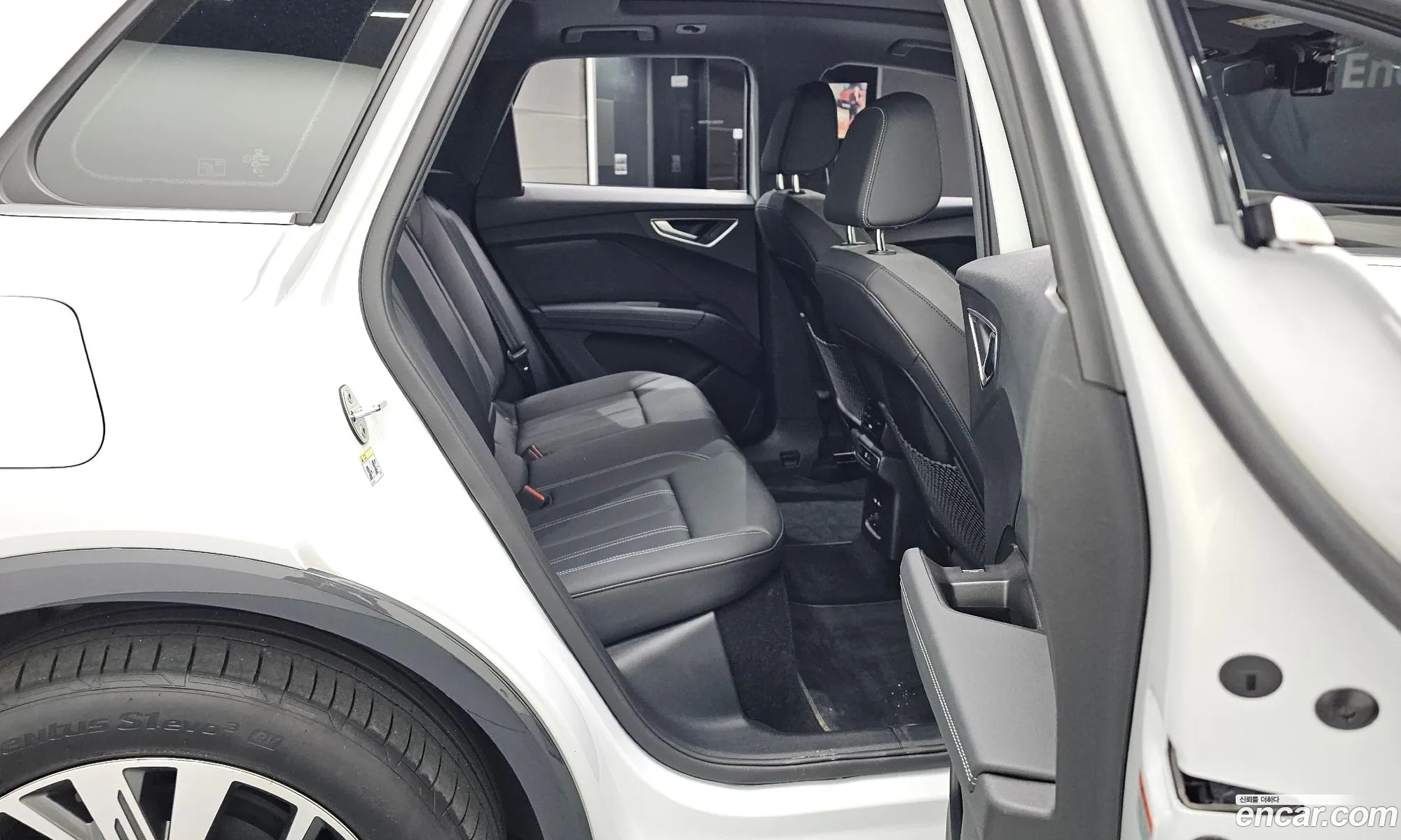 Audi Q4 e-tron 2025 WAUZZZFZ111111111 — 28