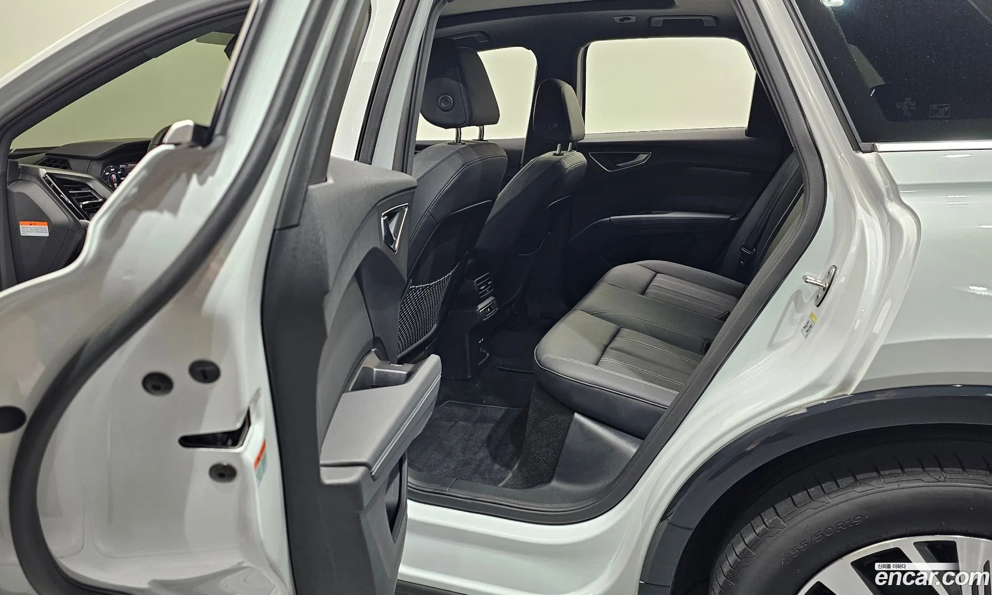 Audi Q4 e-tron 2025 WAUZZZFZ111111111 — 13