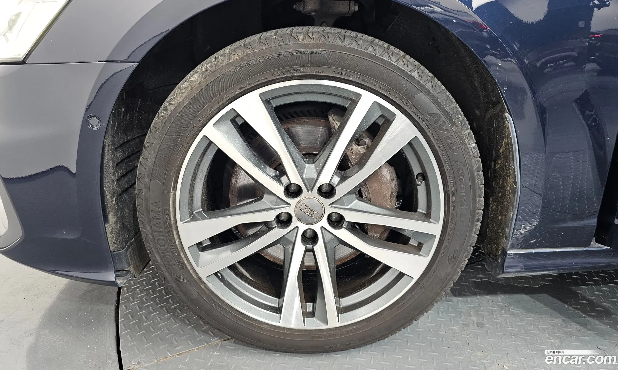 Audi A6 2020 WAUZZZF28LN052975 — 35