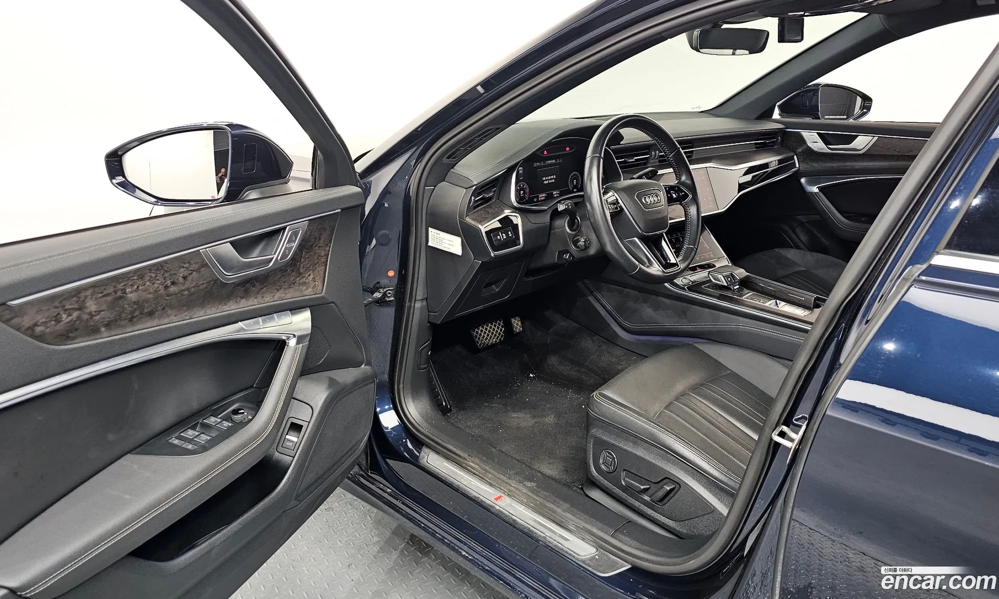 Audi A6 2020 WAUZZZF28LN052975 — 25
