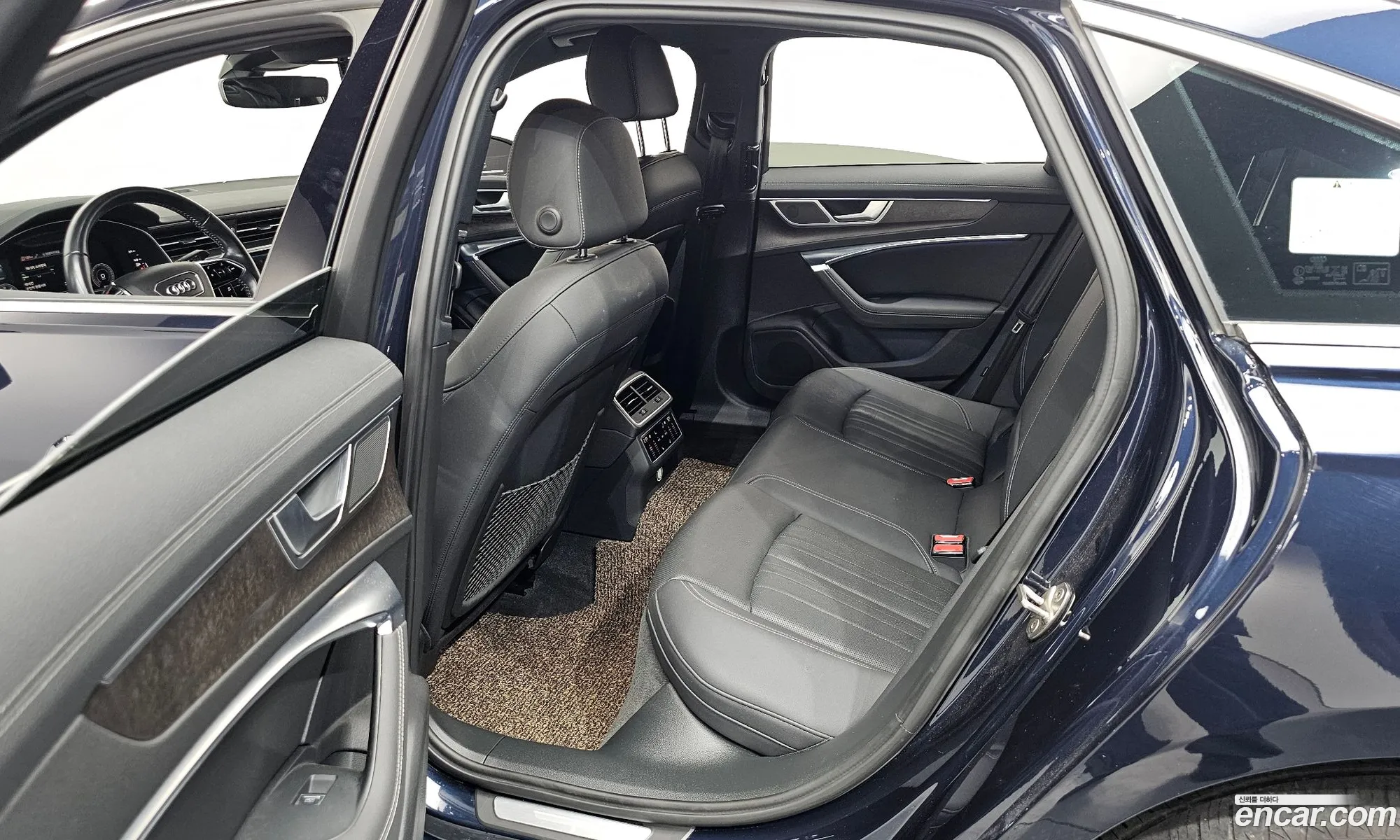 Audi A6 2020 WAUZZZF28LN052975 — 3