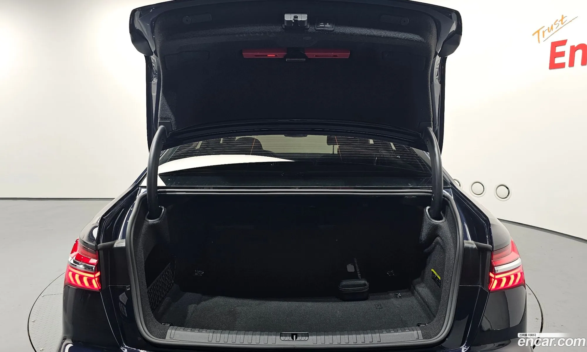 Audi A6 2020 WAUZZZF28LN052975 — 33