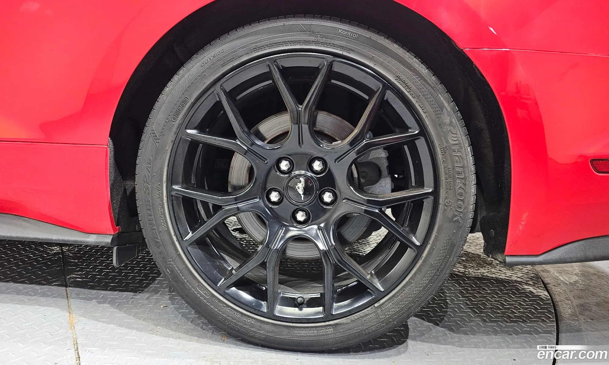 Ford Mustang 2019 1FATP8UH3K5137825 — 26