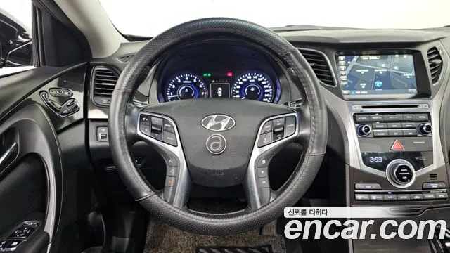Hyundai Grandeur HG 2015 — 17