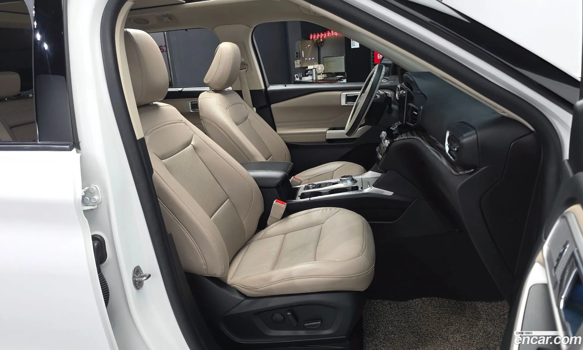 Ford Explorer 6th Gen 2021 1FMSK8FH9MGB48235 — 17