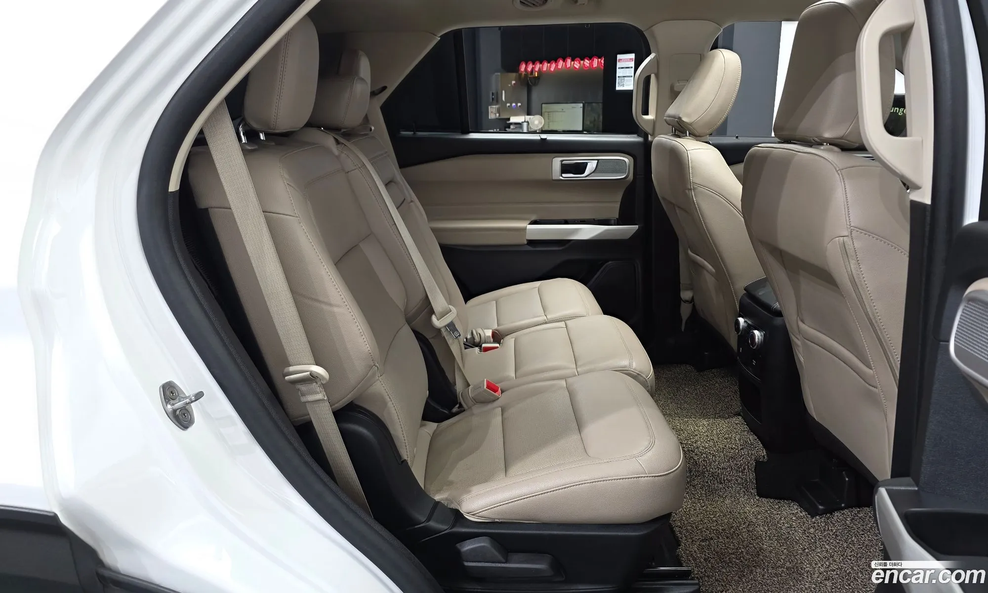 Ford Explorer 6th Gen 2021 1FMSK8FH9MGB48235 — 28