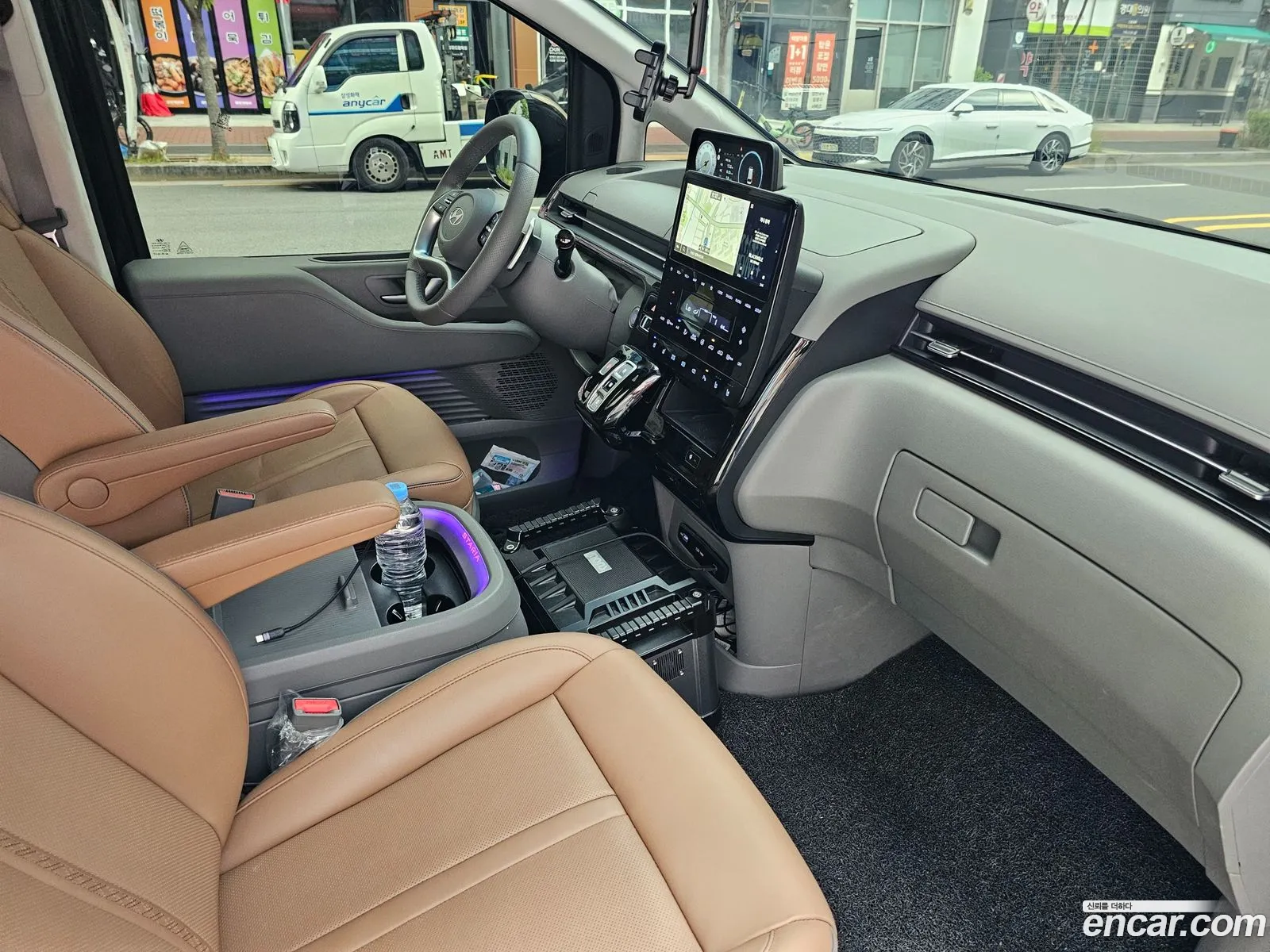 Hyundai Staria 2025 — 7