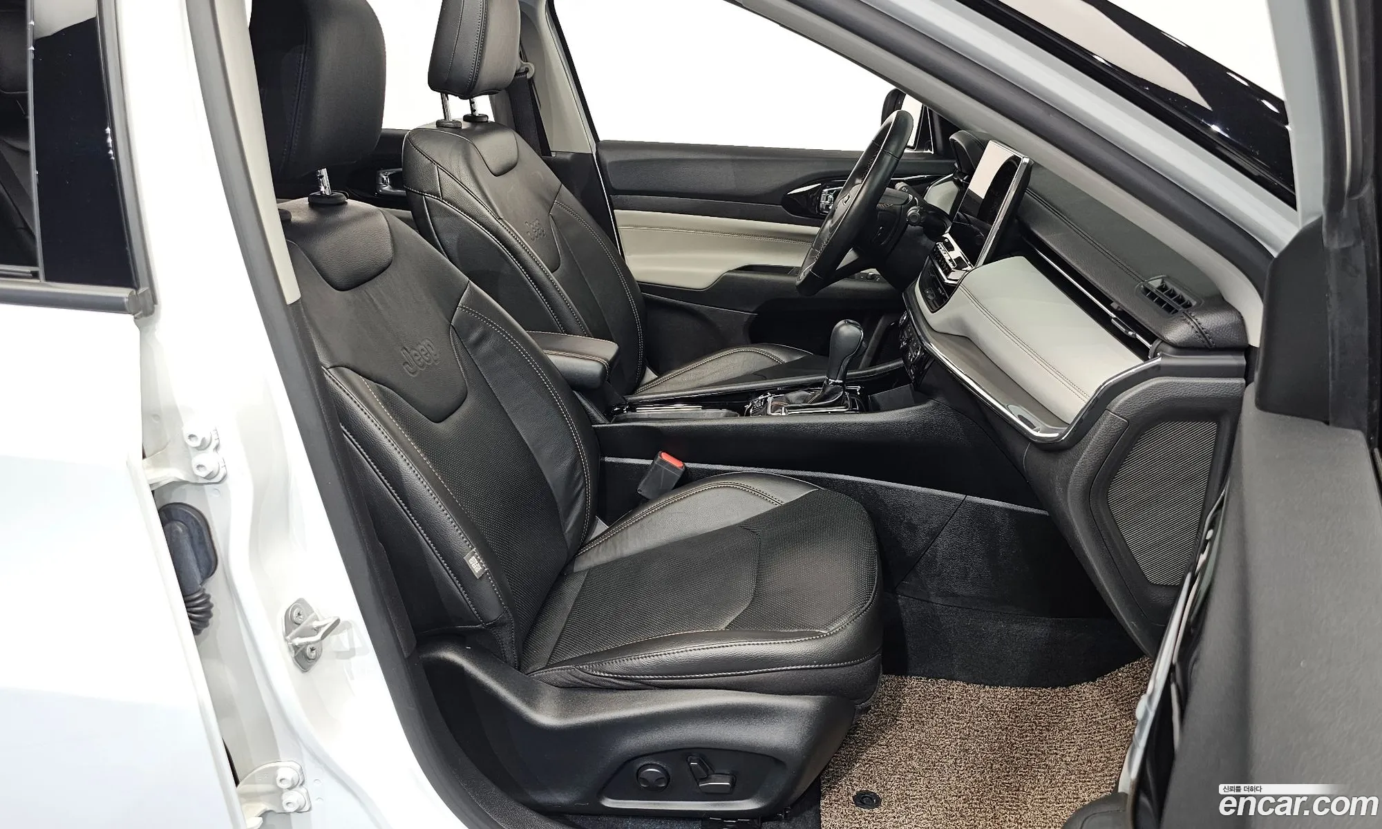 Jeep Compass 2022 3C4NJDCB0NT174197 — 26