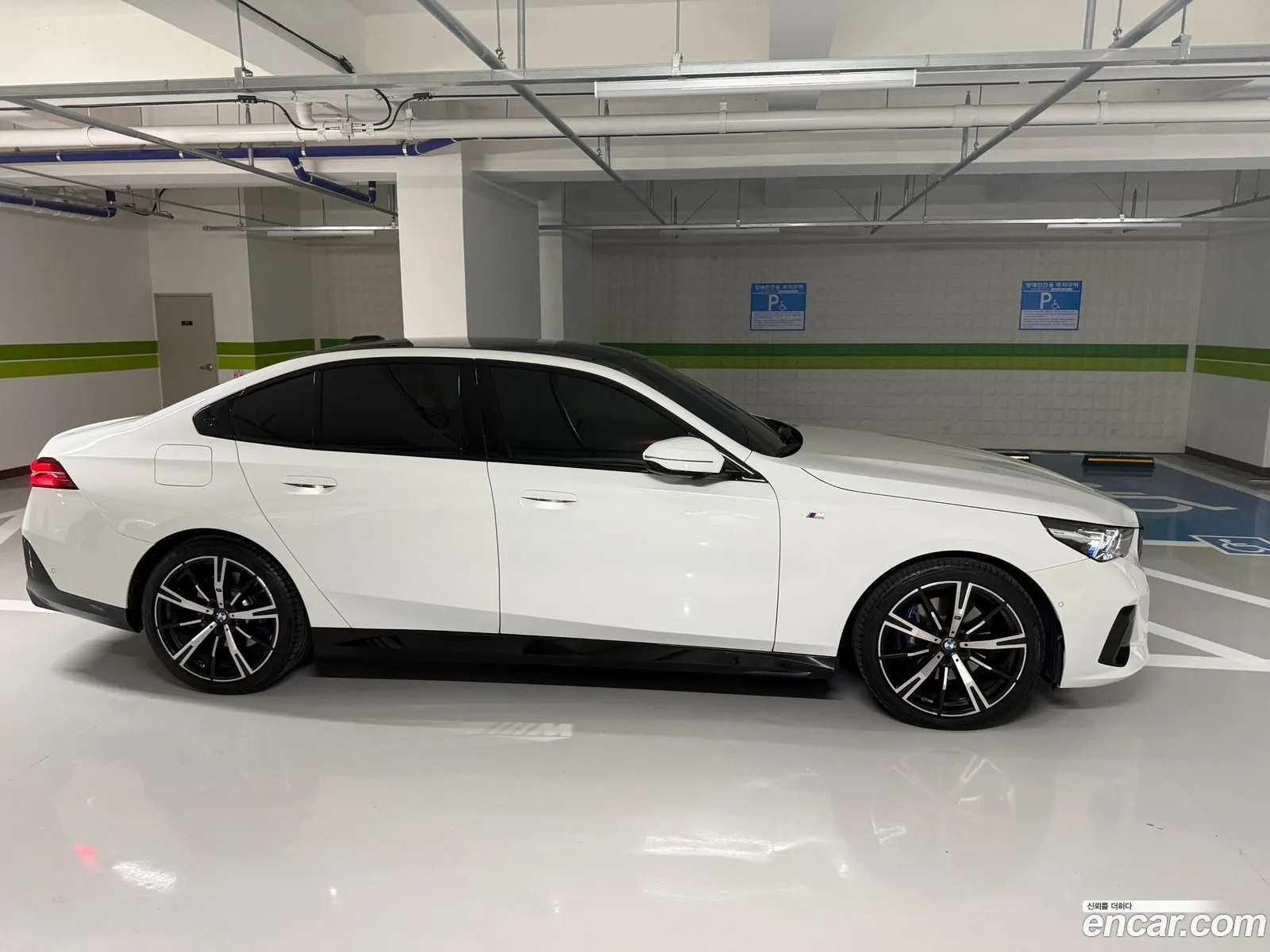 BMW 5 Series 2025 — 5
