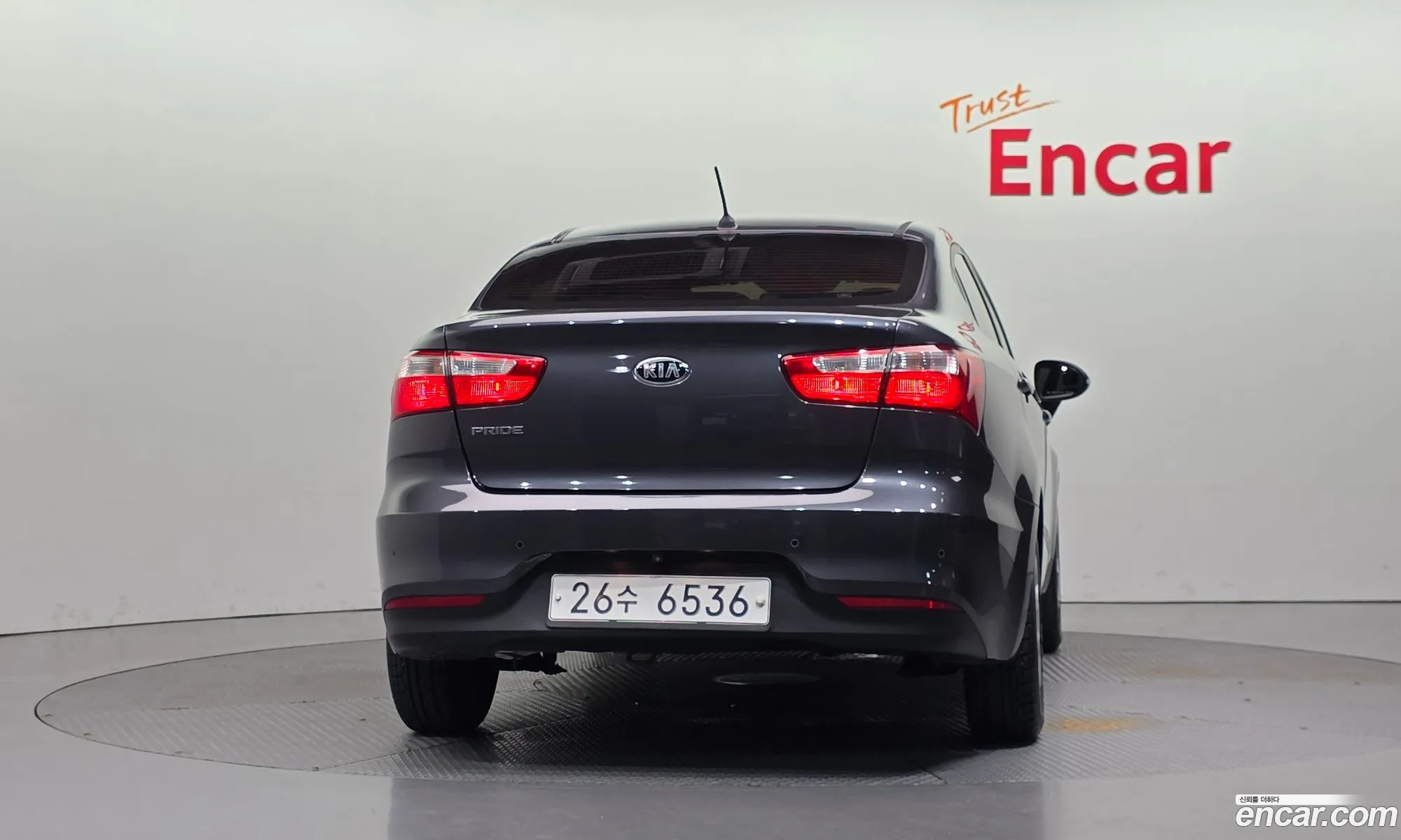 Kia Pride 2015 — 2