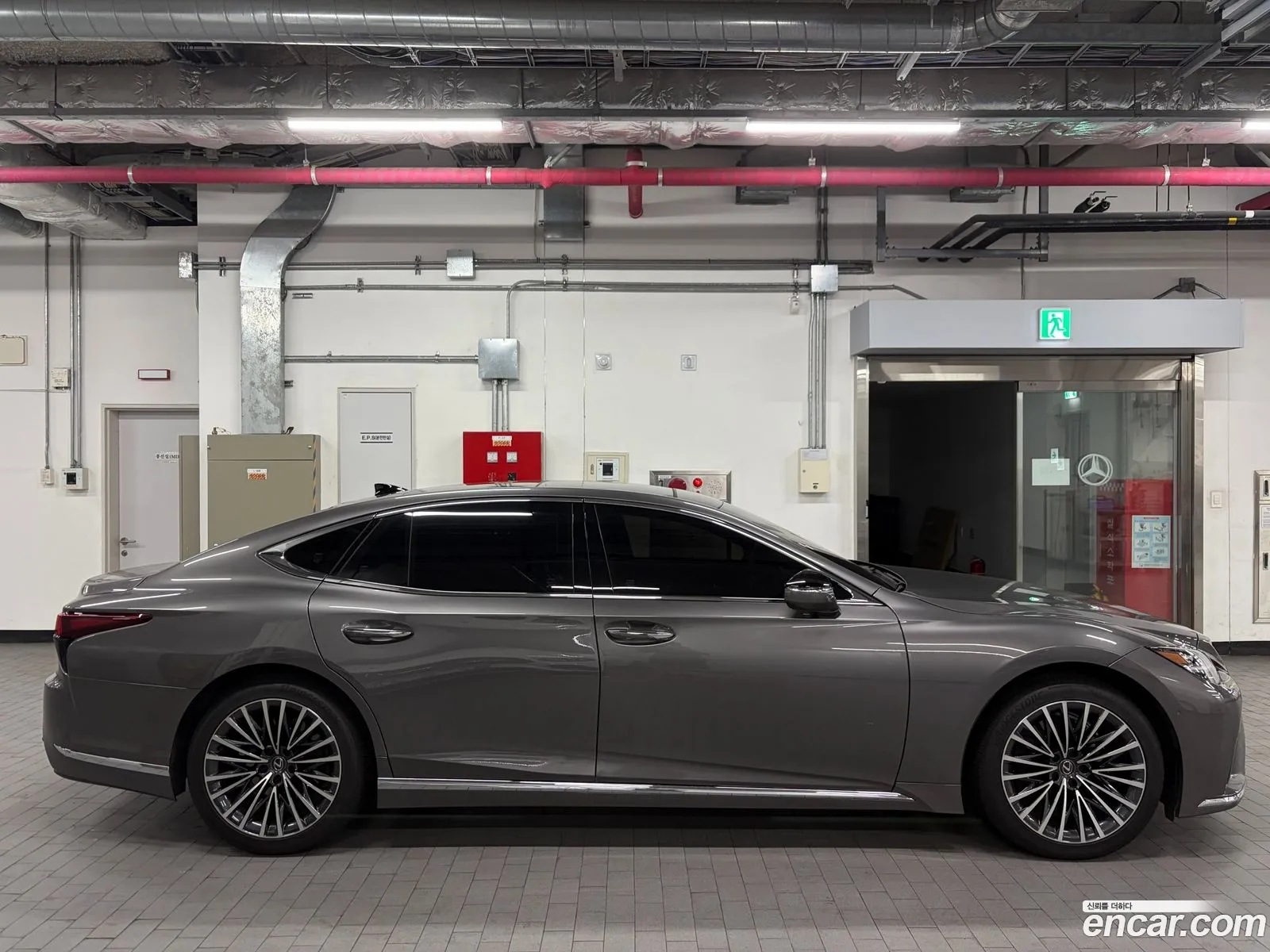Lexus LS500 2025 — 4