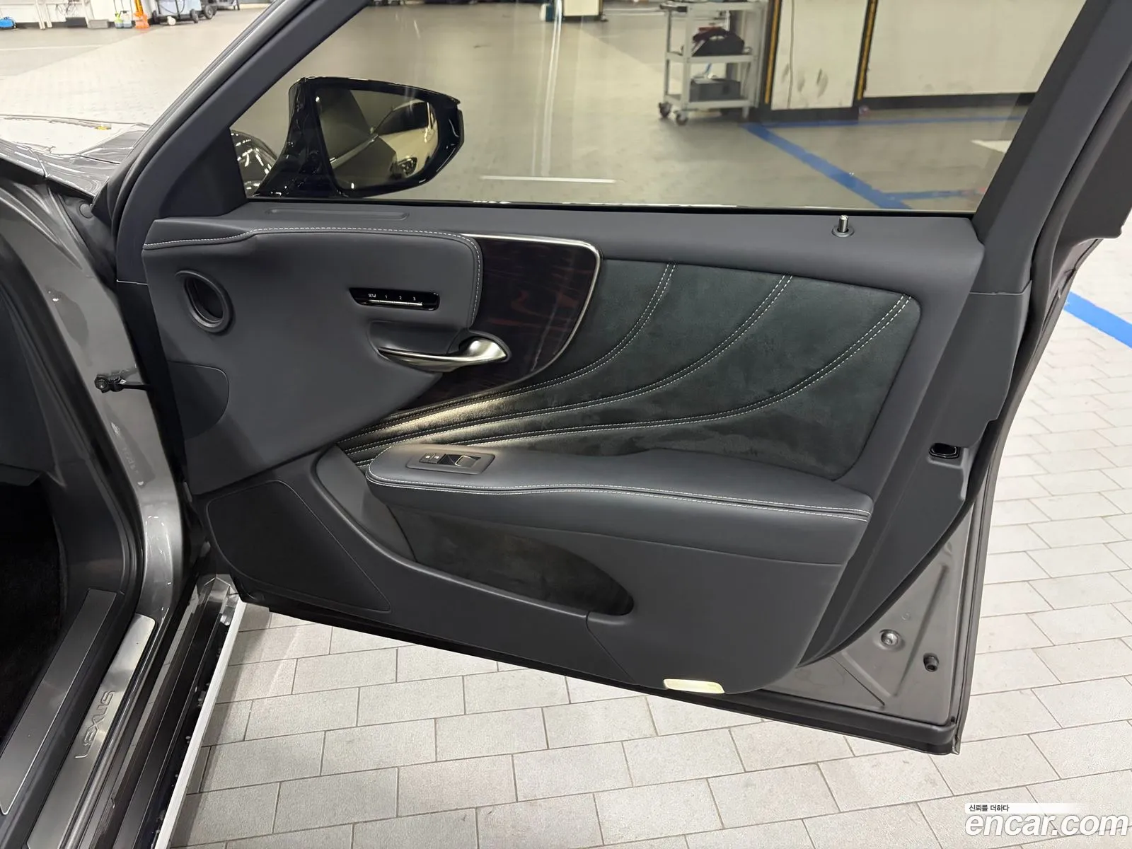 Lexus LS500 2025 — 7