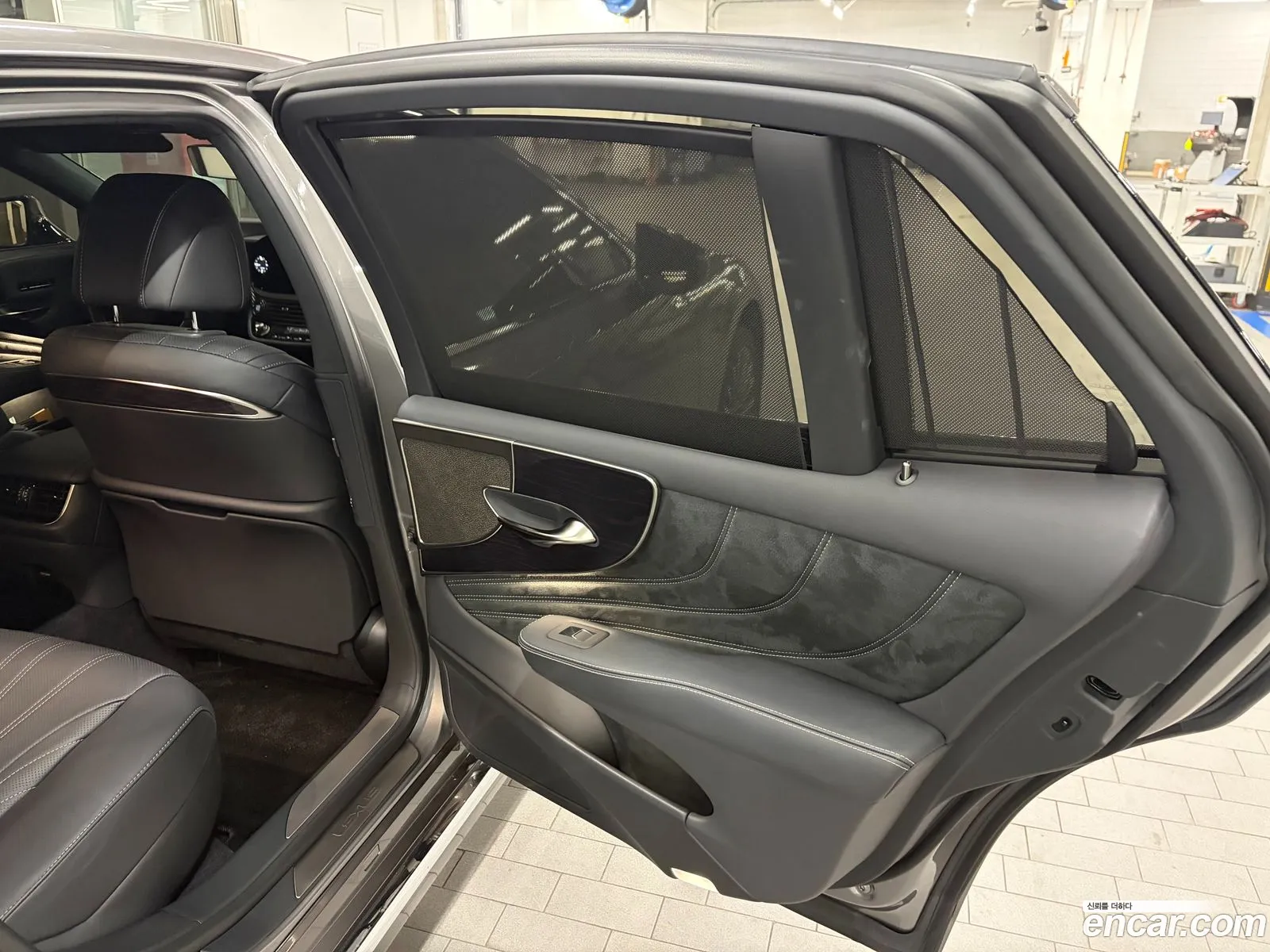 Lexus LS500 2025 — 10